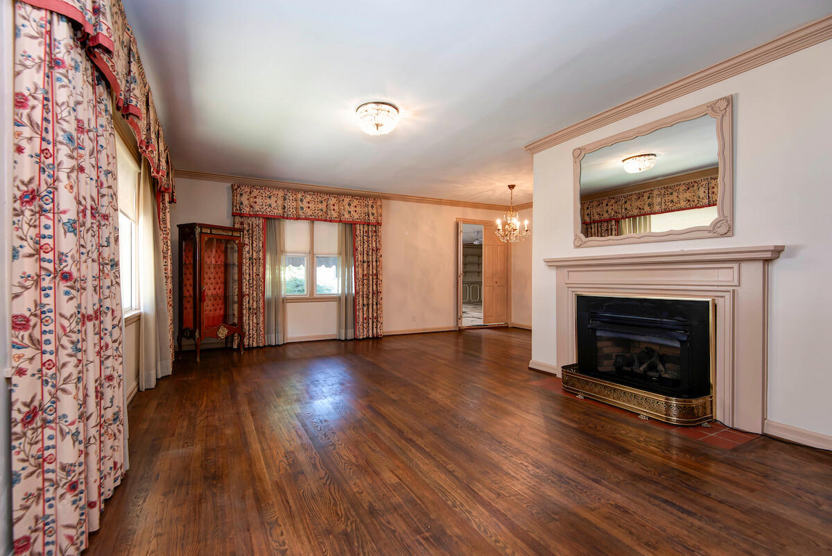 Photo 4 - Residential for sale – 1530 S Delaware Avenue  Springfield, MO