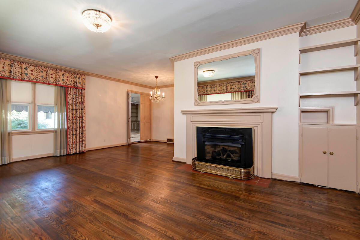 Photo 6 - Residential for sale – 1530 S Delaware Avenue  Springfield, MO