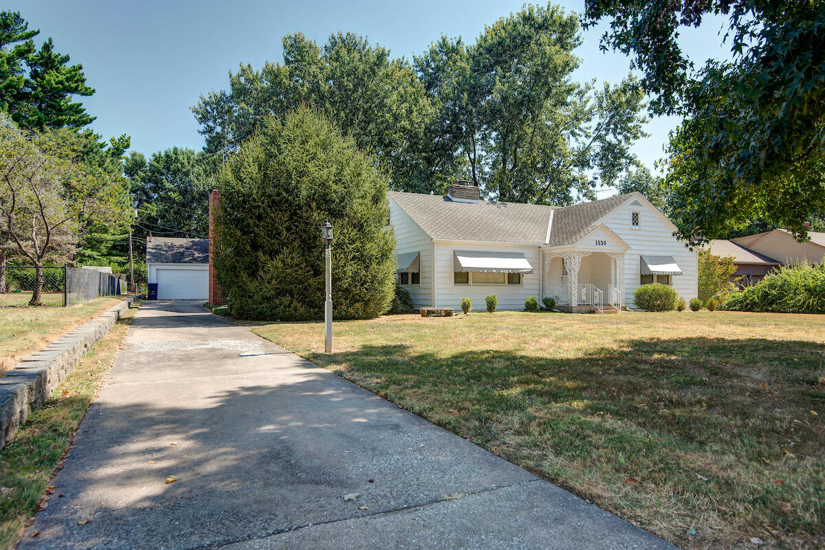 Photo 2 - Residential for sale – 1530 S Delaware Avenue  Springfield, MO