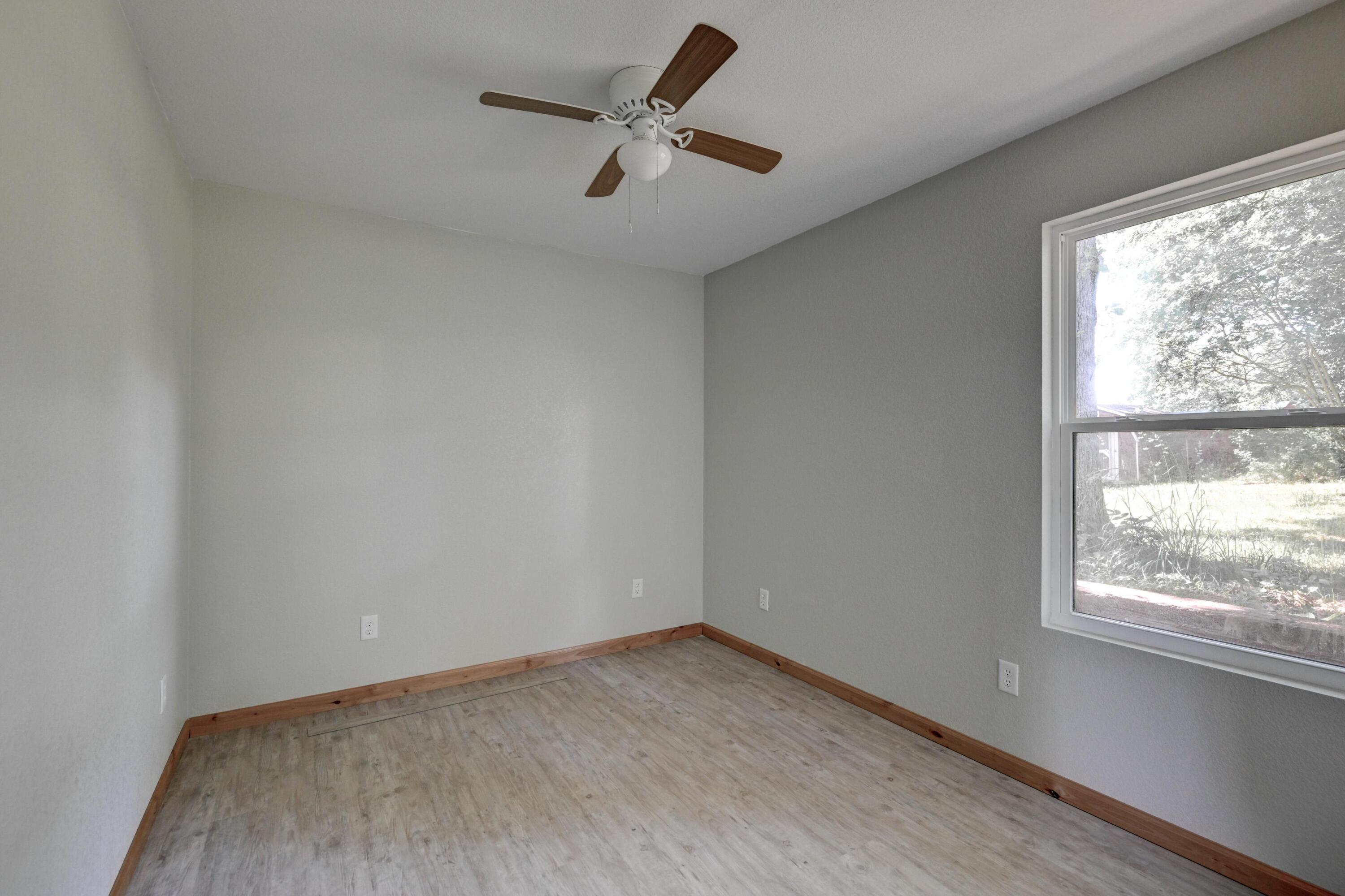 Photo 16 - Residential Income for sale – 717  Benham Avenue  Neosho, MO