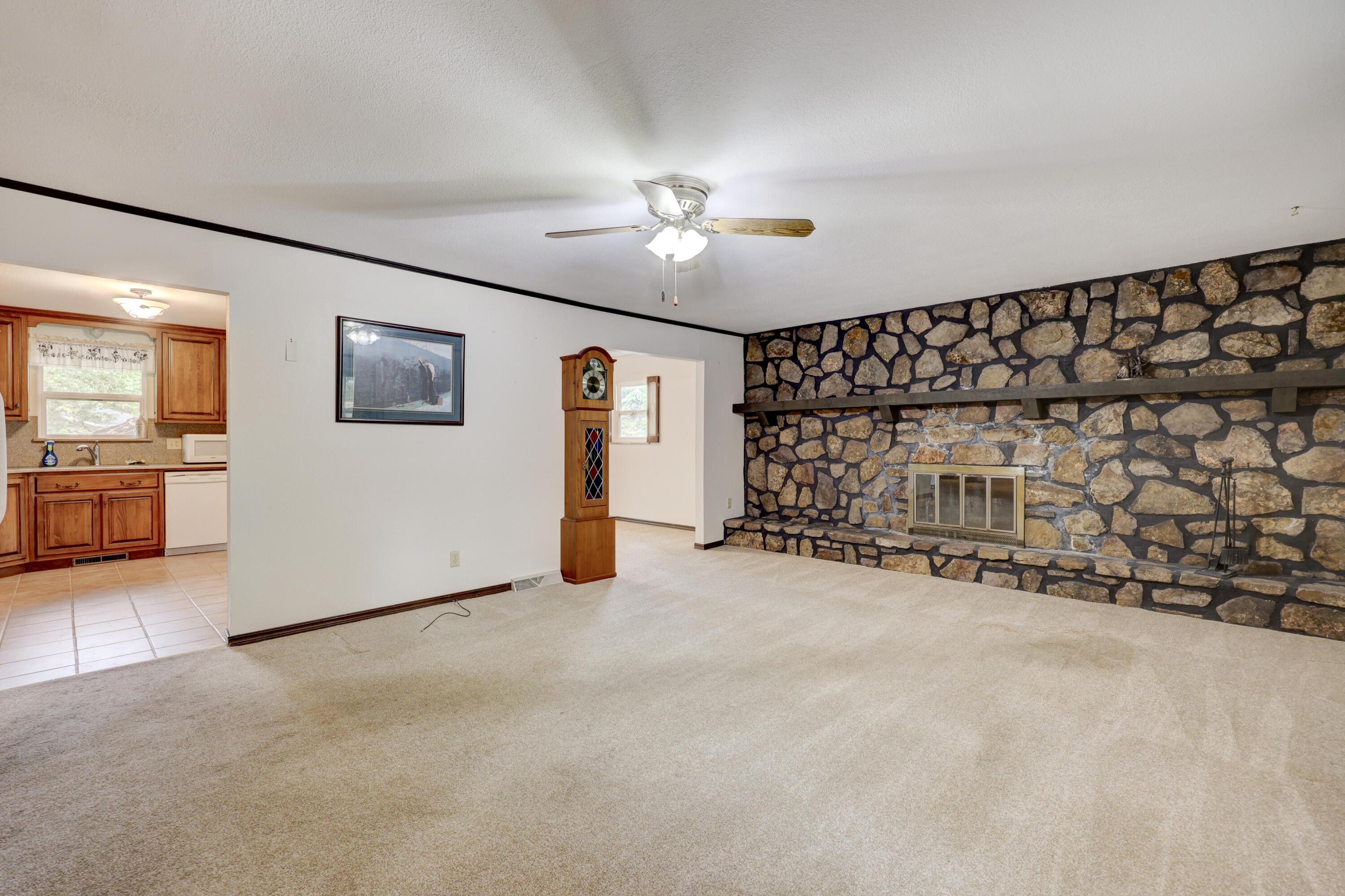 Photo 6 - Residential for sale – 616  Joy Street  Neosho, MO
