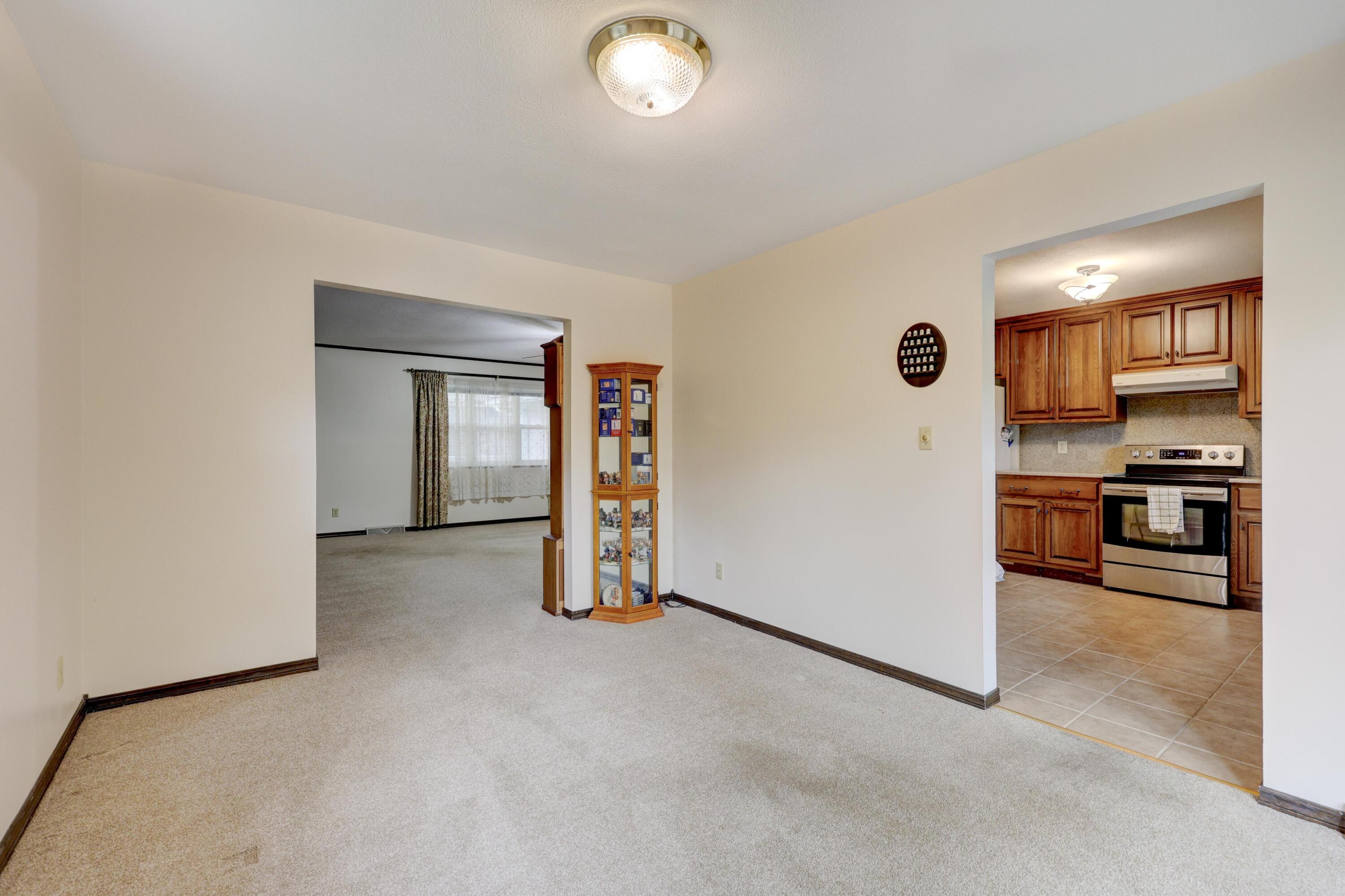 Photo 9 - Residential for sale – 616  Joy Street  Neosho, MO
