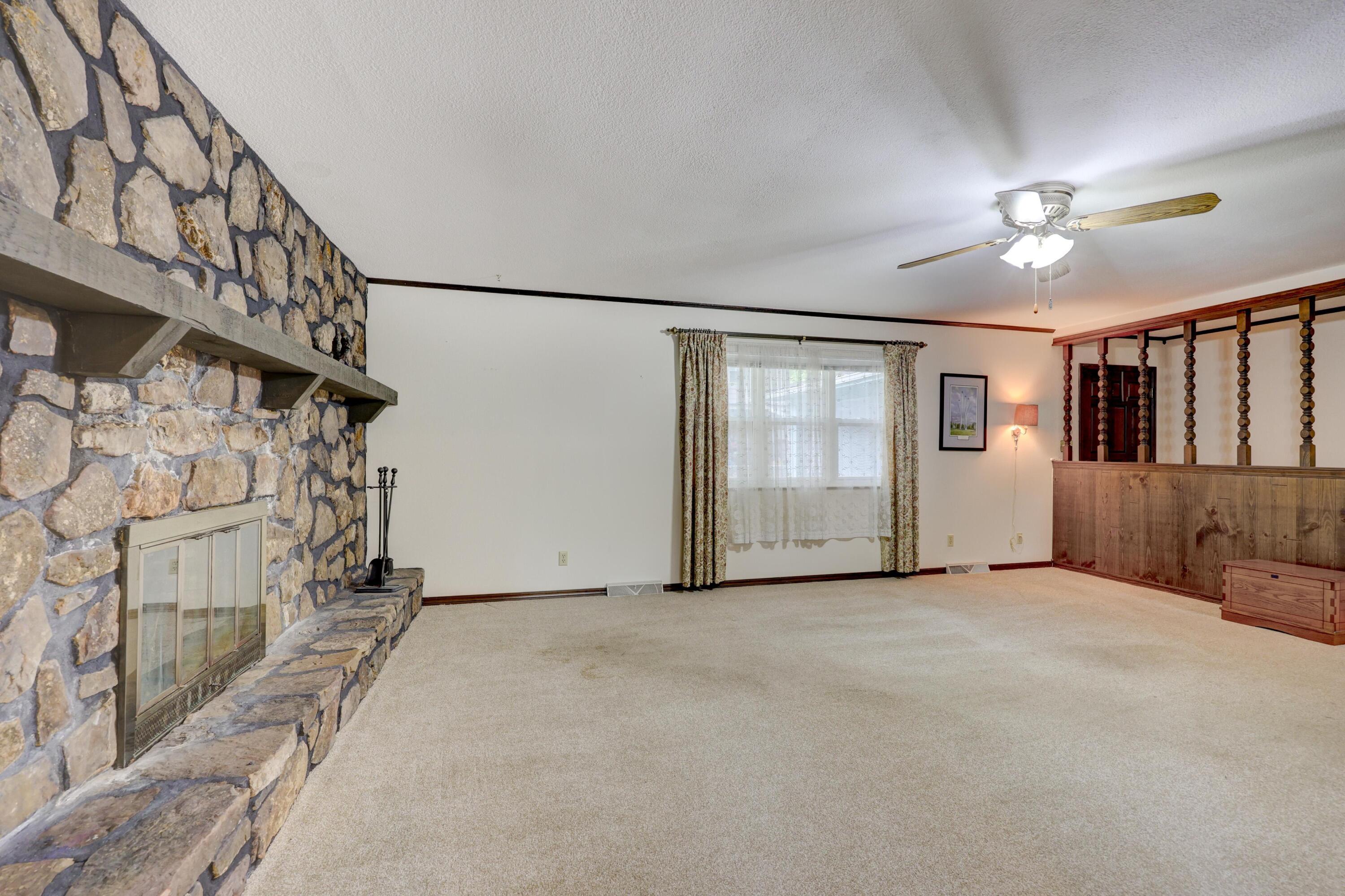 Photo 7 - Residential for sale – 616  Joy Street  Neosho, MO