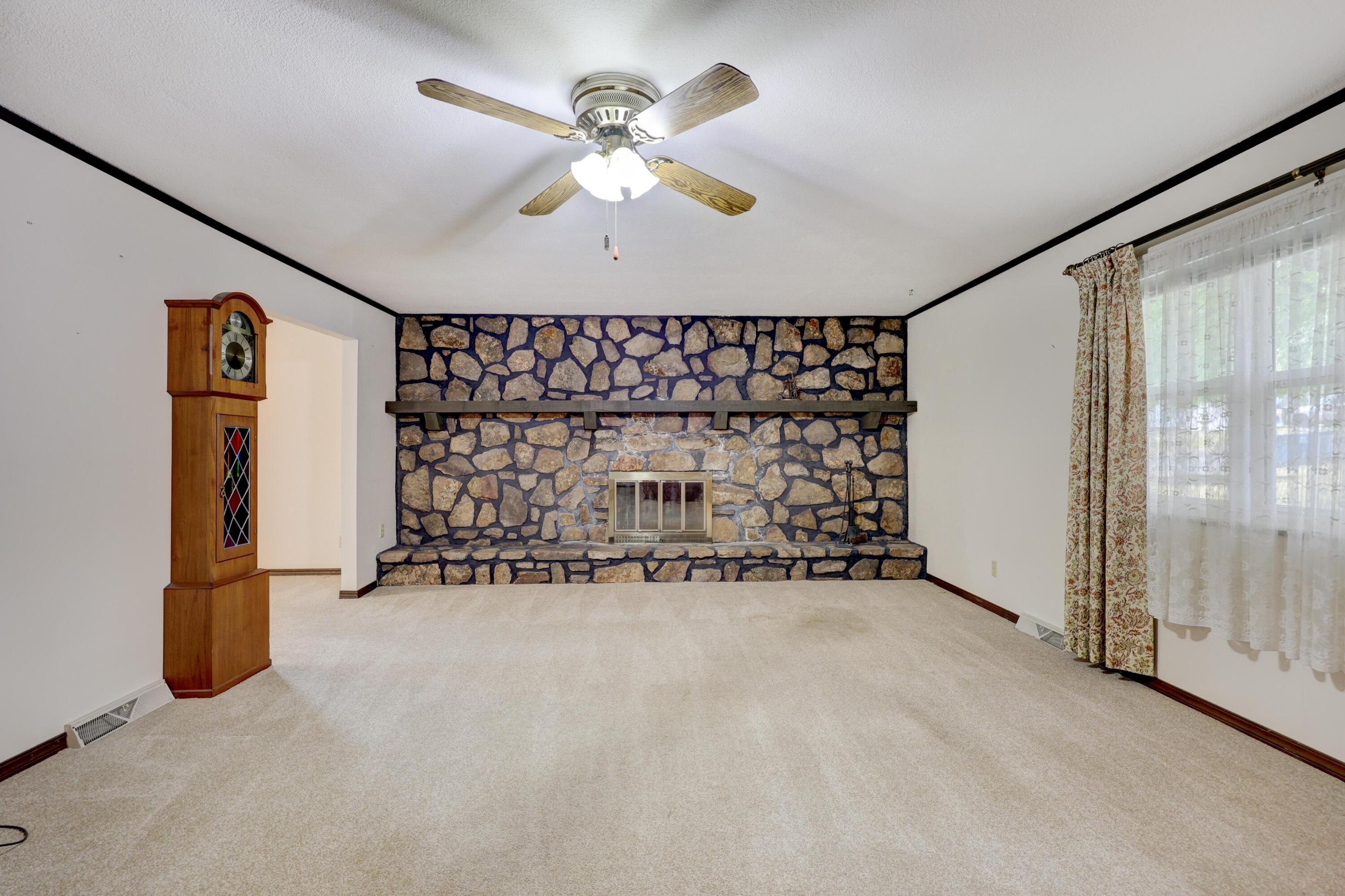 Photo 5 - Residential for sale – 616  Joy Street  Neosho, MO