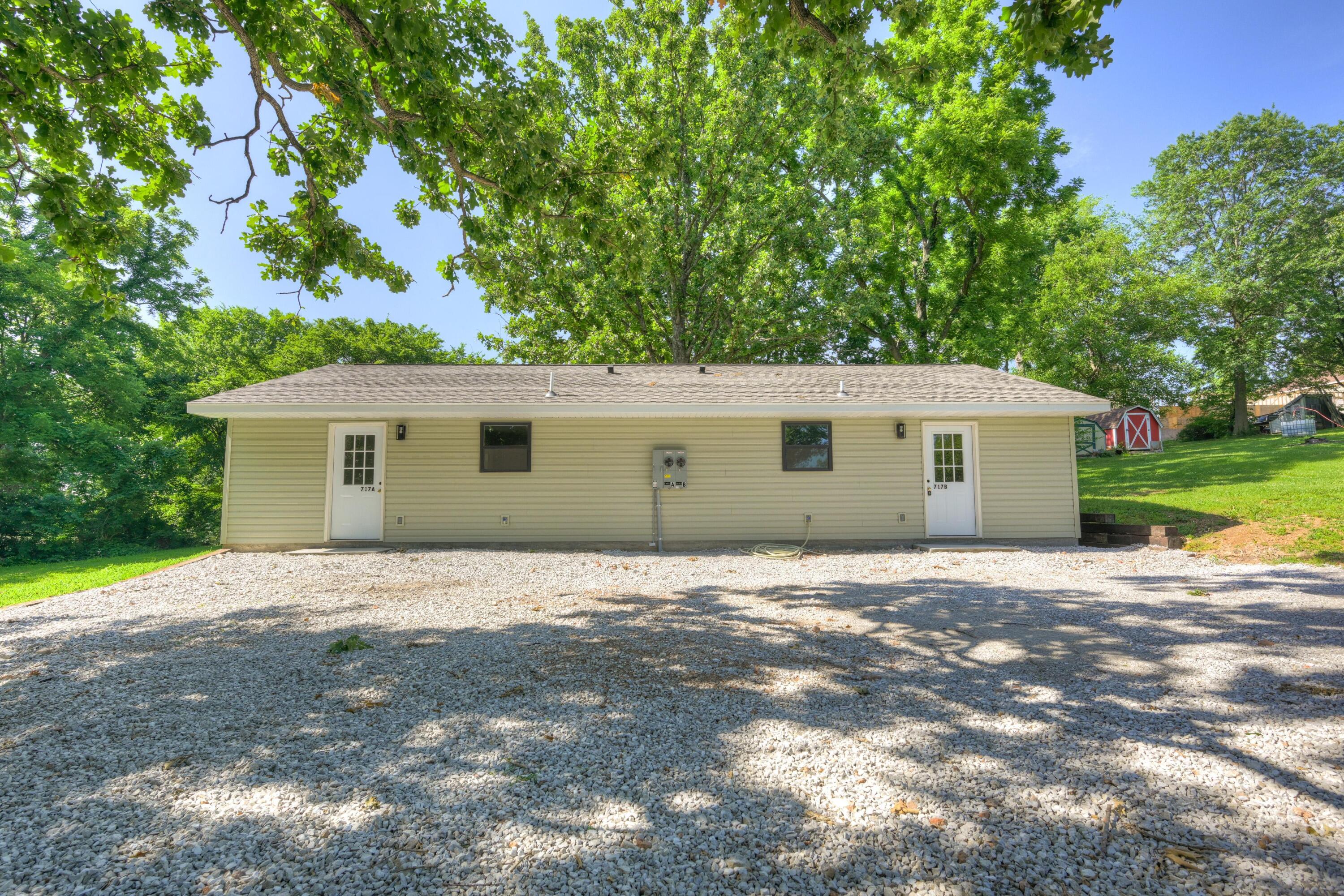 Photo 2 - Commercial Sale for sale – 717  Benham Avenue  Neosho, MO