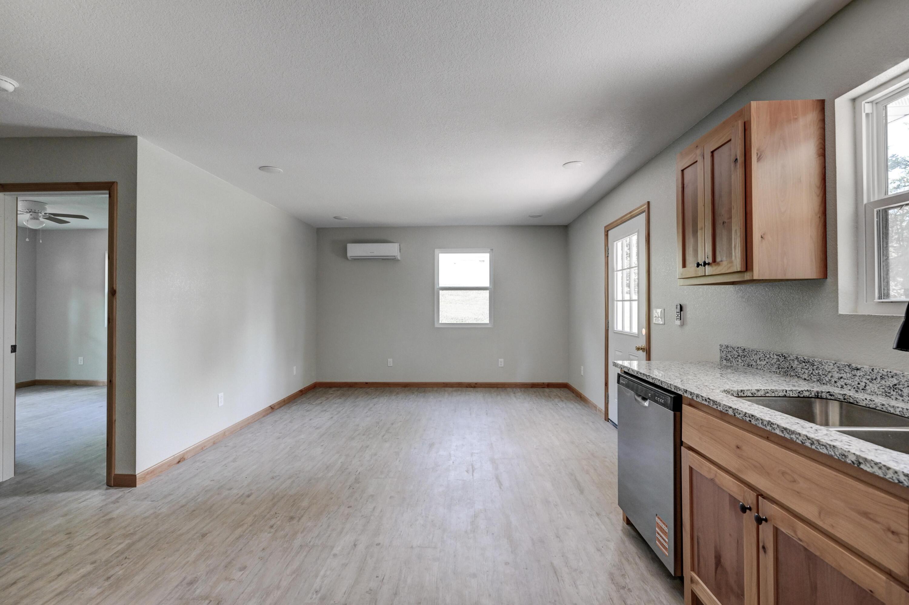 Photo 10 - Commercial Sale for sale – 717  Benham Avenue  Neosho, MO