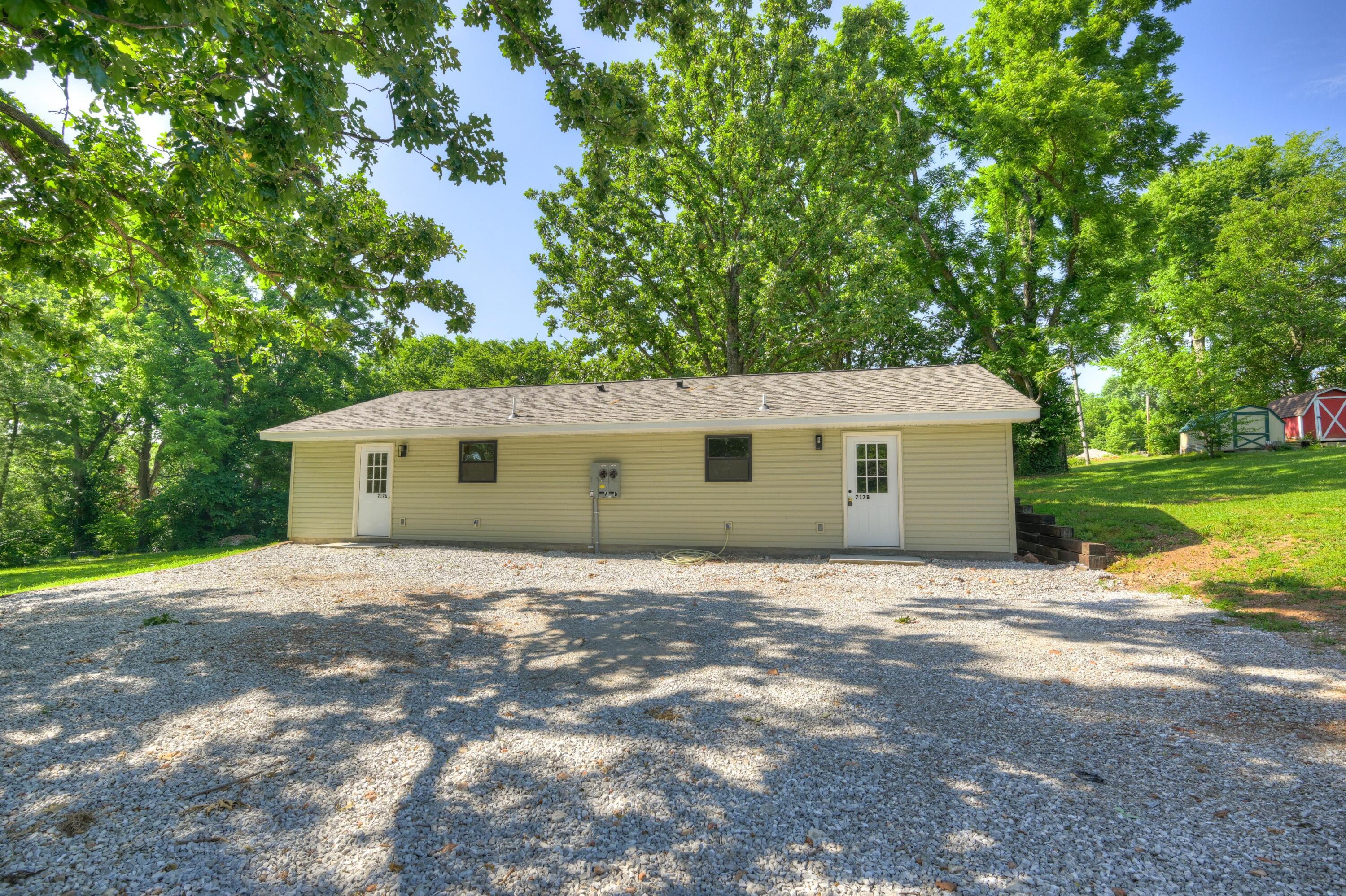 Commercial Sale for sale – 717  Benham Avenue  Neosho, MO