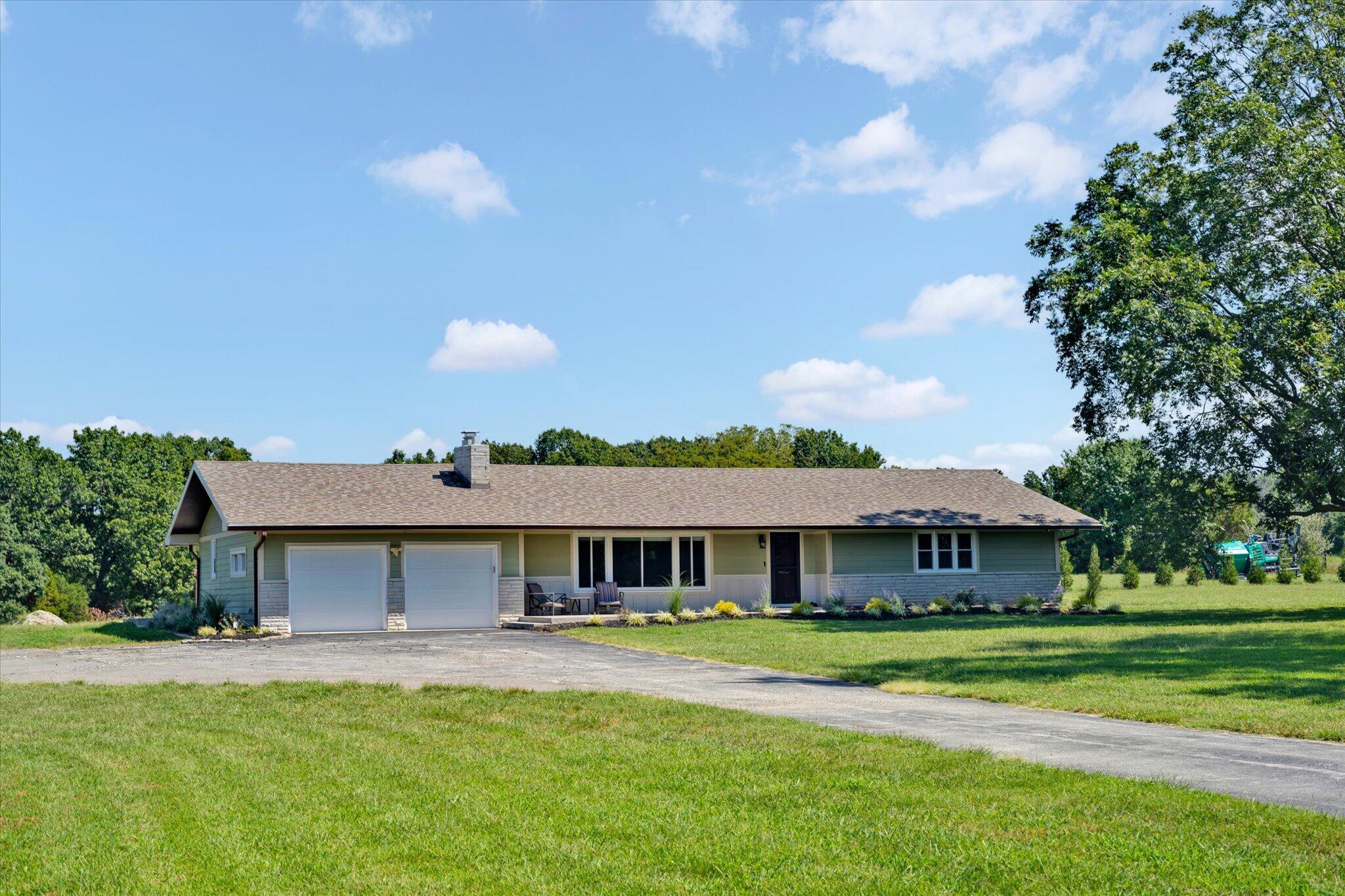 Photo 3 - Residential for sale – 4967 E Farm Road 66   Springfield, MO