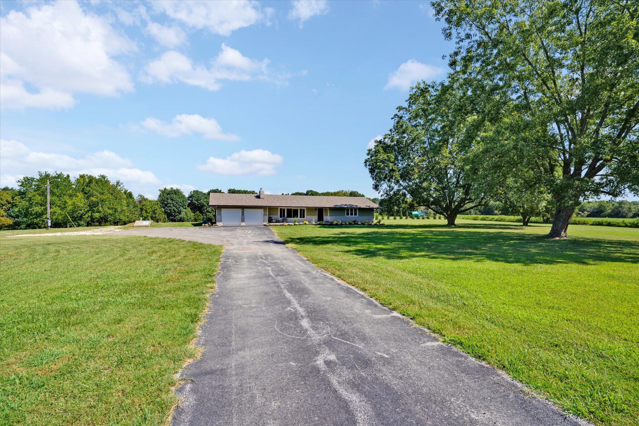 Photo 2 - Residential for sale – 4967 E Farm Road 66   Springfield, MO