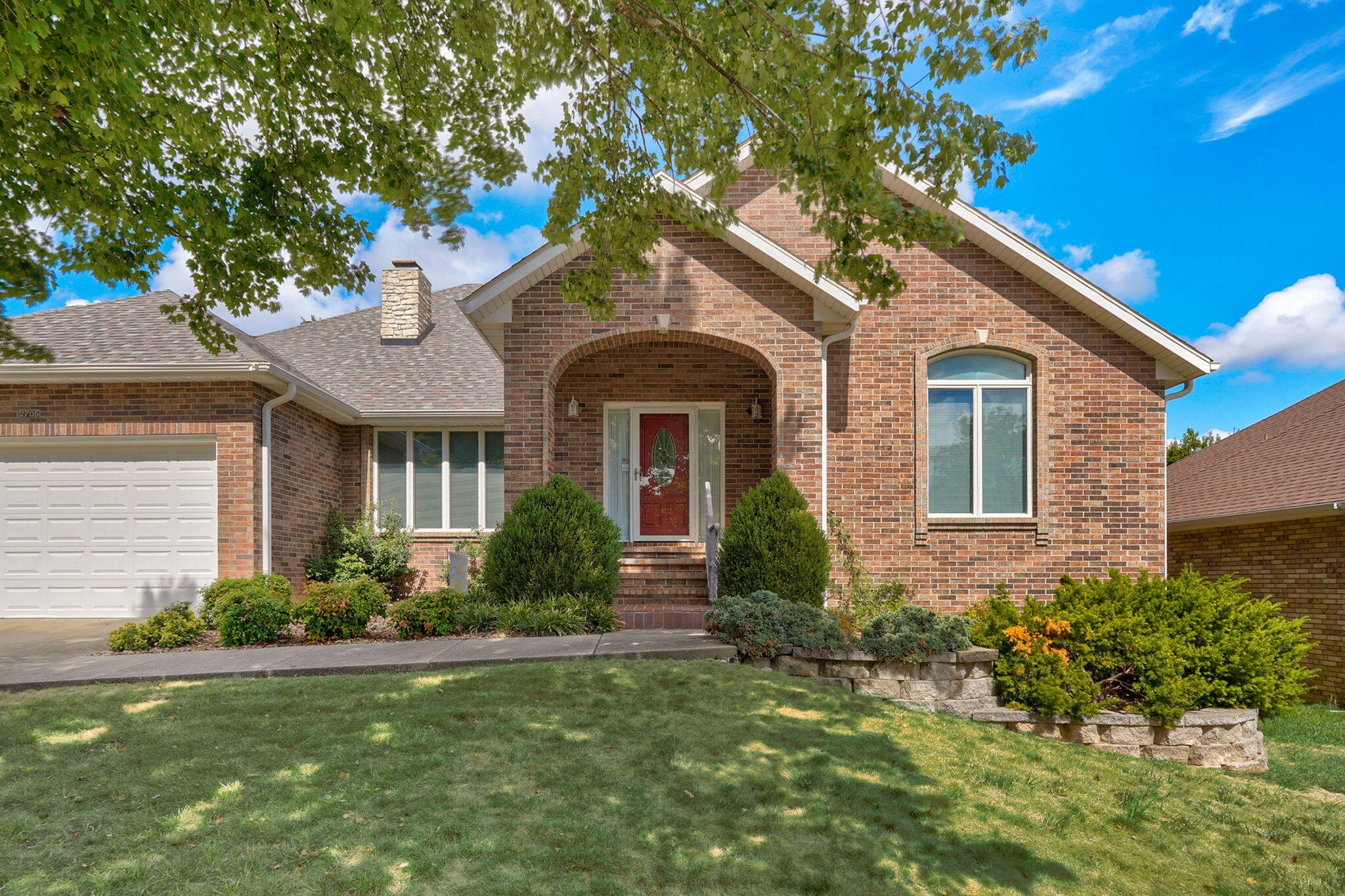 Photo 2 - Residential for sale – 2705 E Shady Glen Drive  Springfield, MO