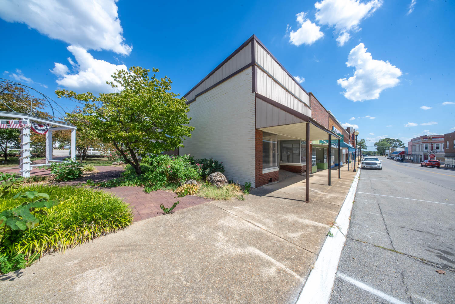 Photo 5 - Commercial Sale for sale – 113 E Main Street  Willow Springs, MO