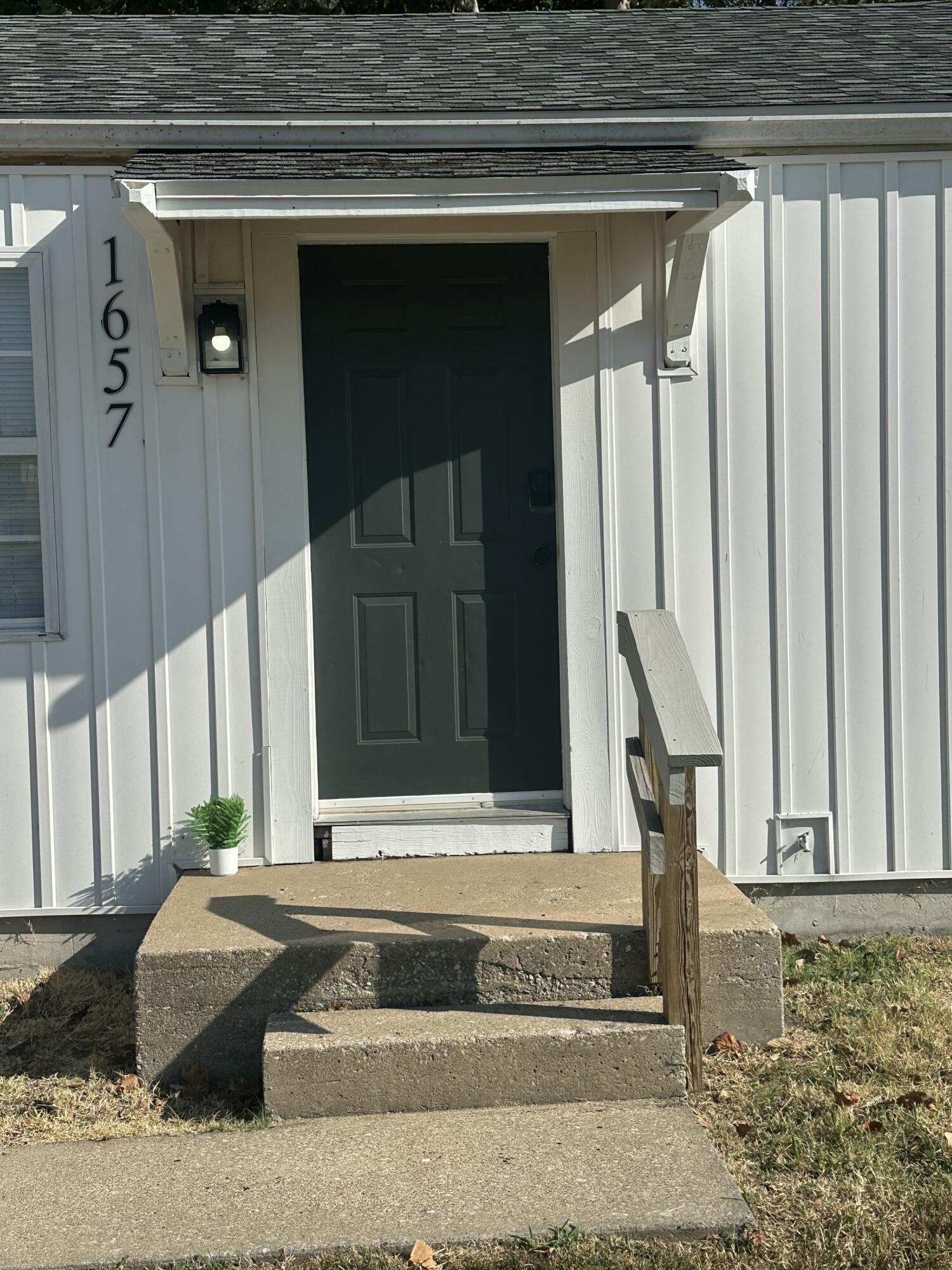Photo 15 - Residential for sale – 1657 E Division Street  Springfield, MO