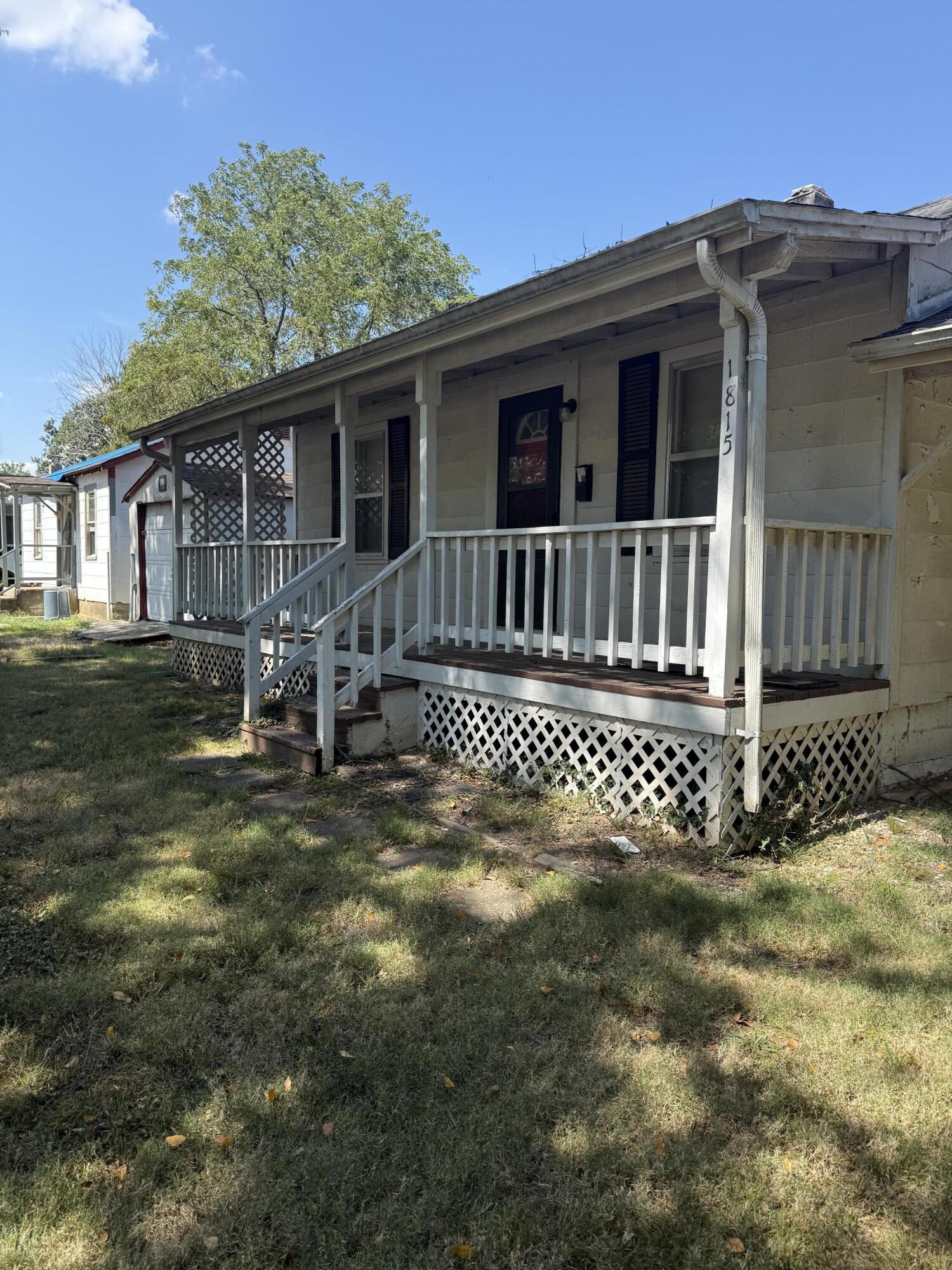 Photo 2 - Residential for sale – 1815 W Scott Street  Springfield, MO