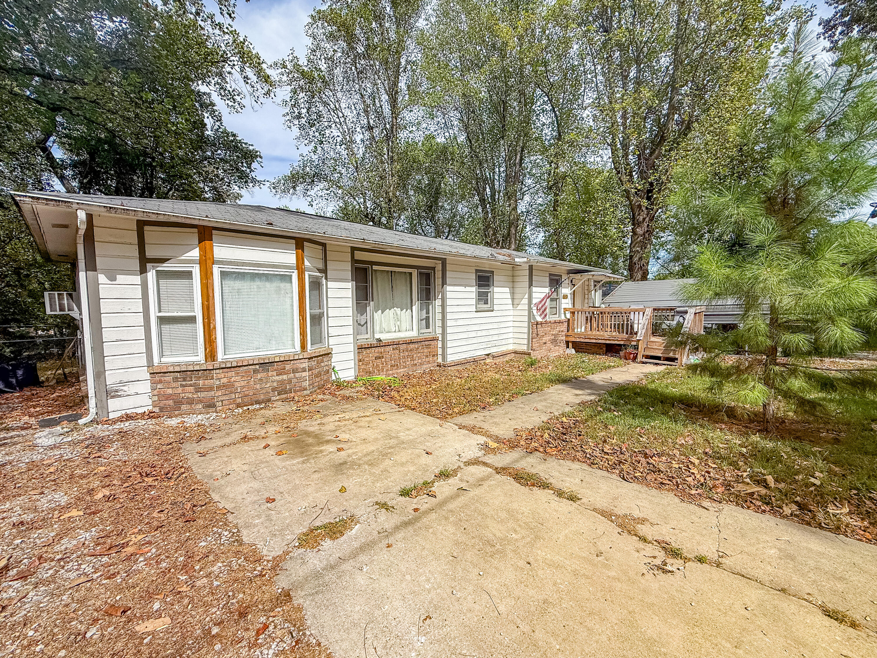 Photo 3 - Residential for sale – 1003 W Newman Avenue  Harrison, AR