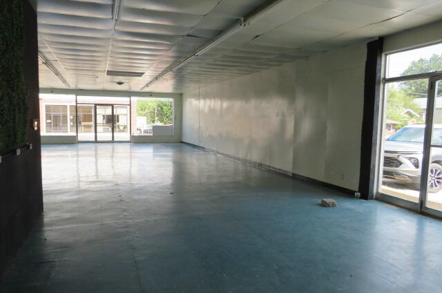 Photo 3 - Commercial Sale for sale – 309 E Commercial Street  Mansfield, MO