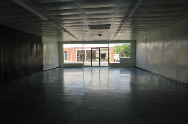 Photo 4 - Commercial Sale for sale – 309 E Commercial Street  Mansfield, MO