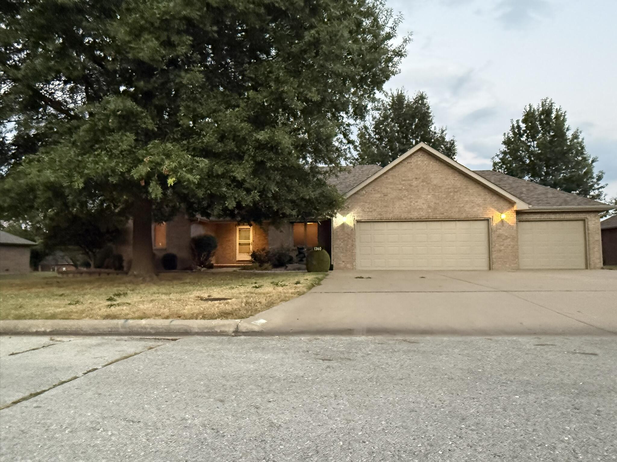 Photo 3 - Residential for sale – 1360 S Meadow Lane  Bolivar, MO