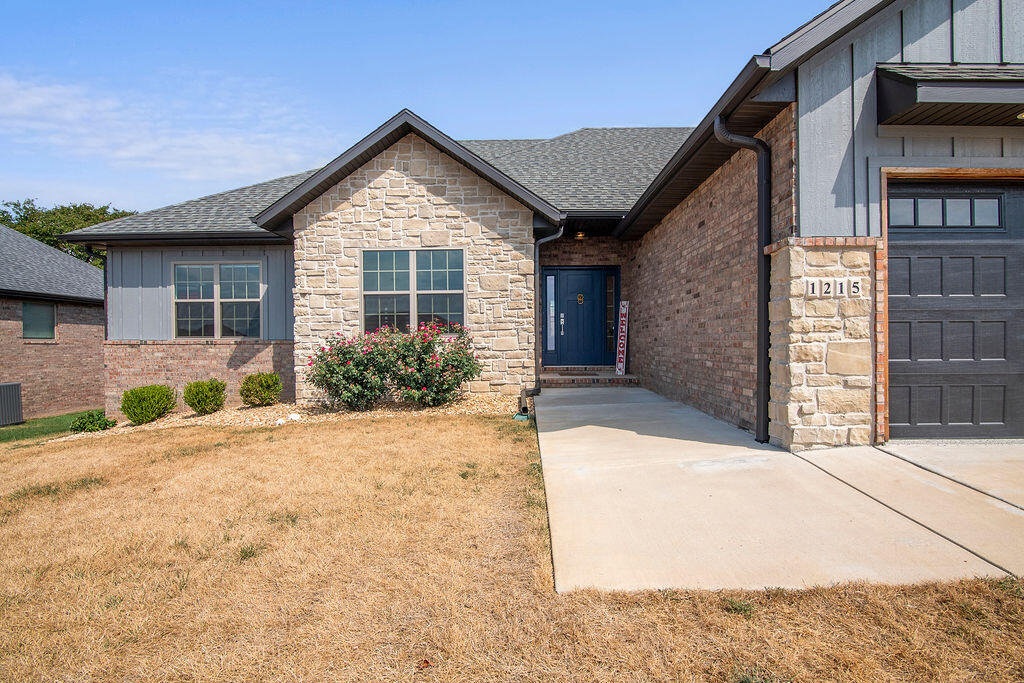 Photo 3 - Residential for sale – 1215 W Sage Court  Springfield, MO