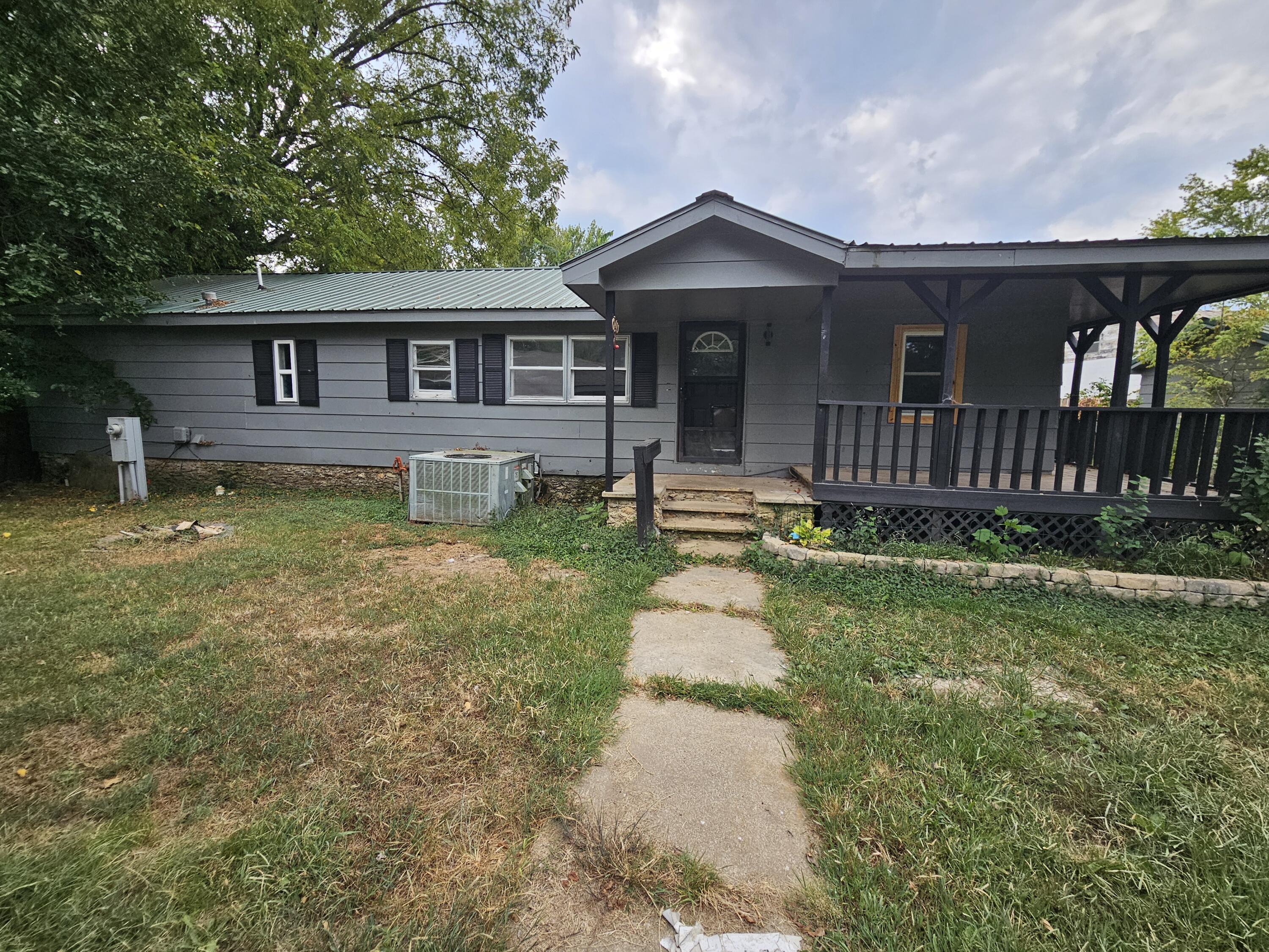 Photo 2 - Residential for sale – 292 S Oak Avenue  Sparta, MO