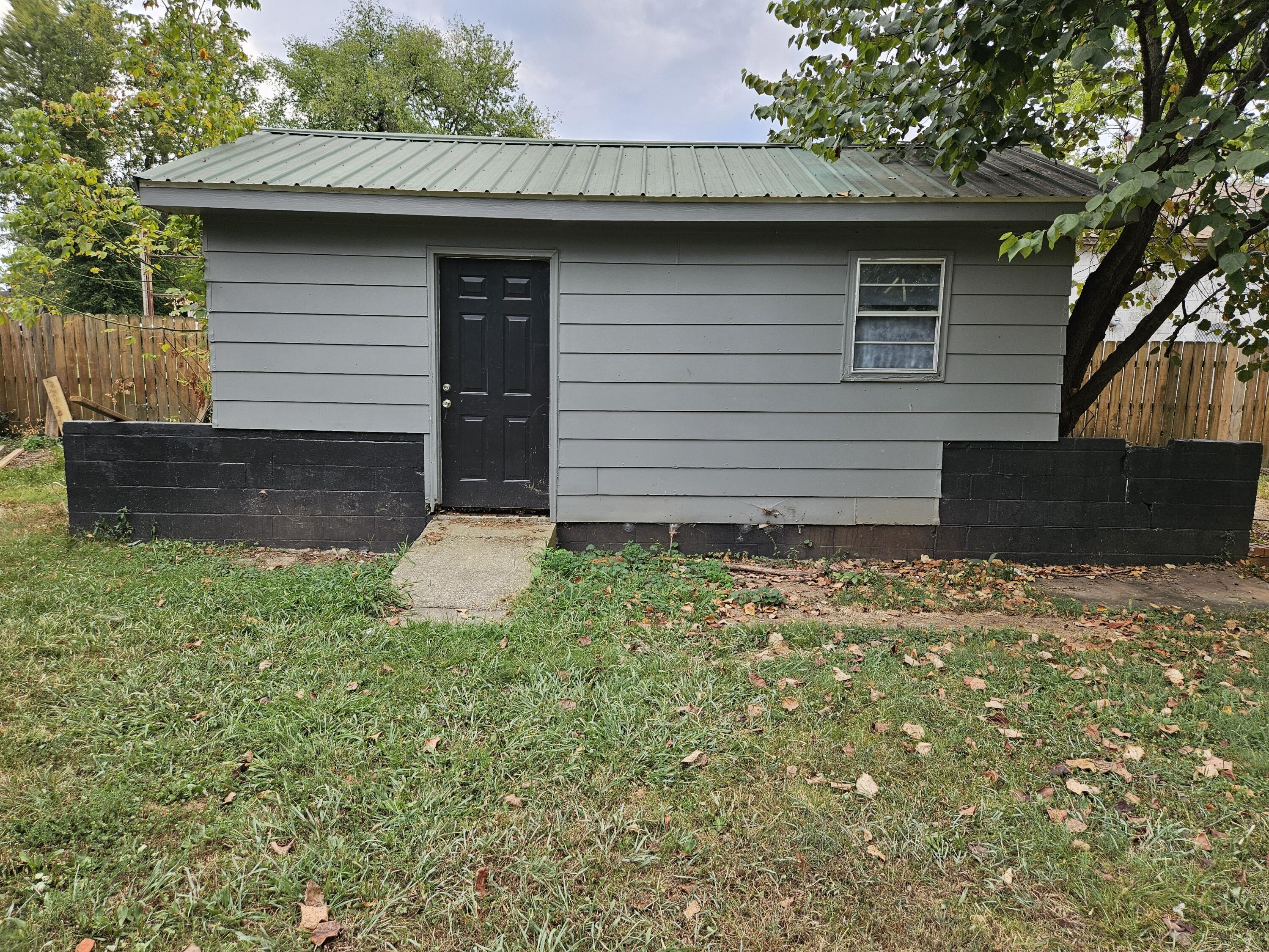 Photo 5 - Residential for sale – 292 S Oak Avenue  Sparta, MO