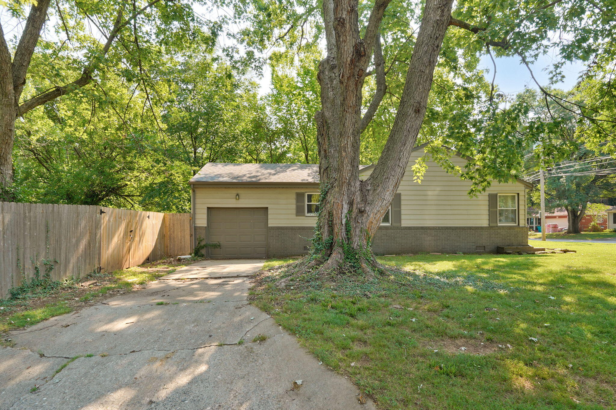 Photo 23 - Residential for sale – 303 E Cherokee Street  Springfield, MO