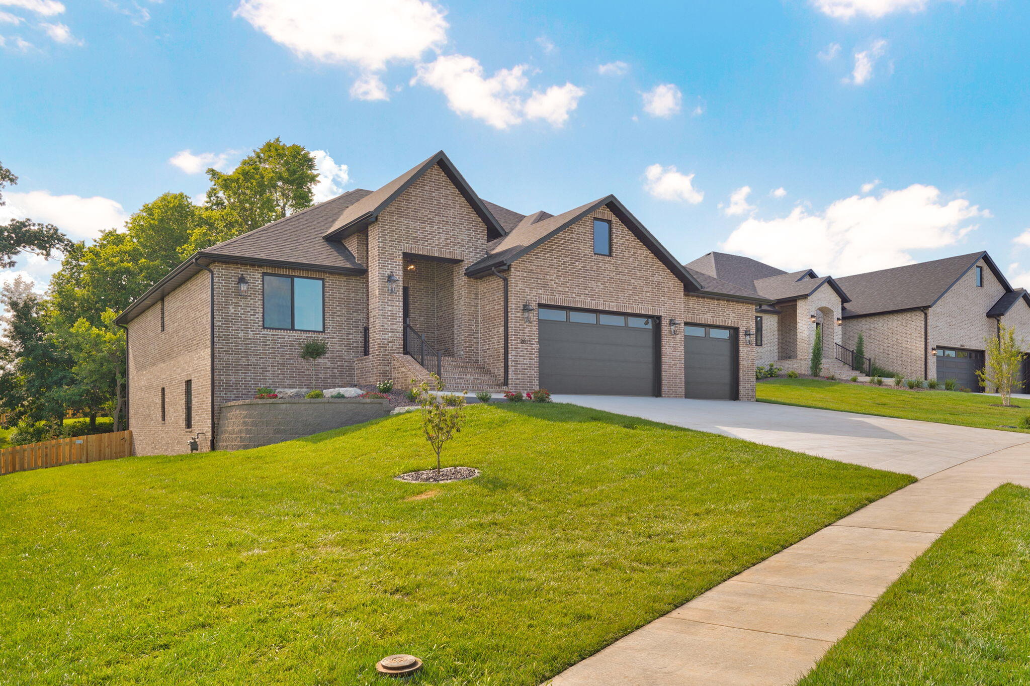 Photo 3 - Residential for sale – 2011 N Silver Charm Avenue  Springfield, MO