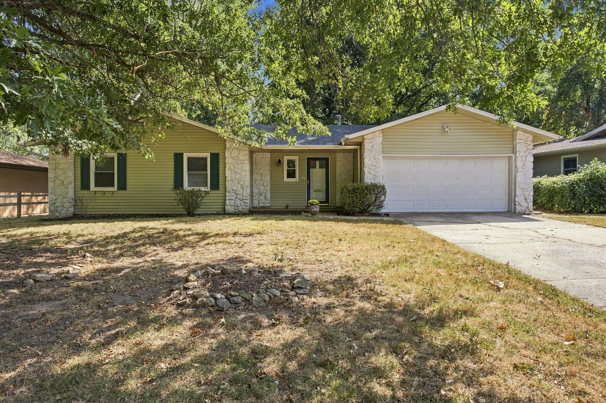 Photo 2 - Residential for sale – 3012 W Countryside Drive  Springfield, MO