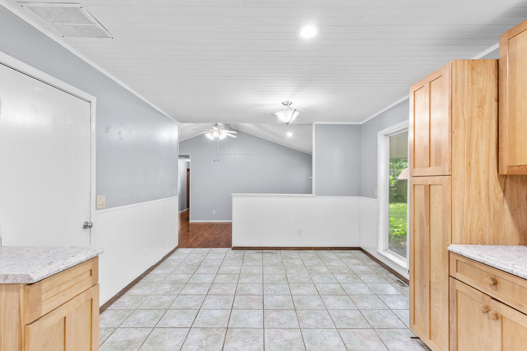 Photo 7 - Residential for sale – 3012 W Countryside Drive  Springfield, MO