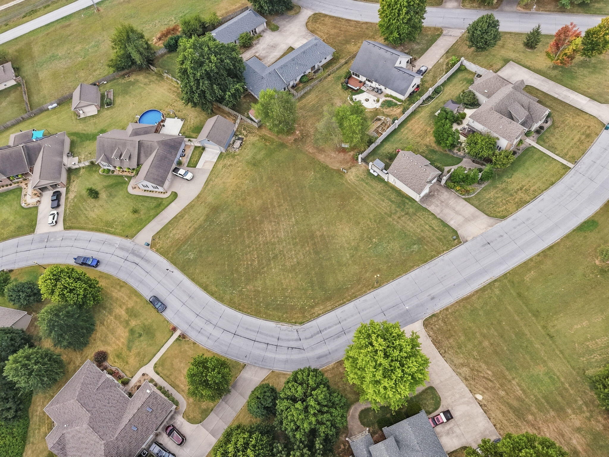 Photo 2 - Land for sale – Lot 11 E Meadow Drive  Bolivar, MO