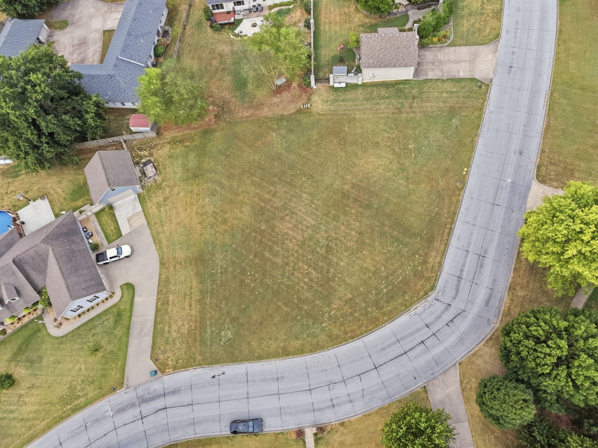 Photo 3 - Land for sale – Lot 11 E Meadow Drive  Bolivar, MO
