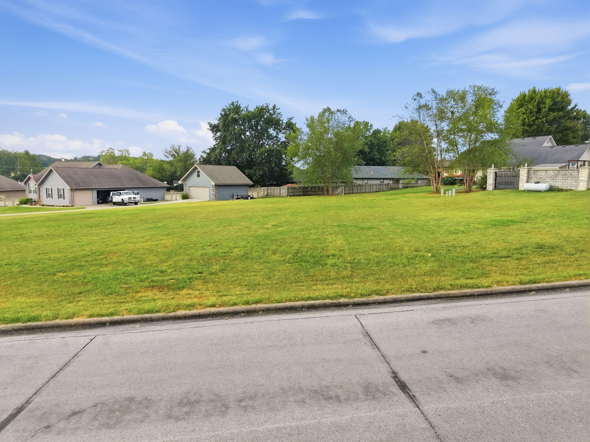 Photo 6 - Land for sale – Lot 11 E Meadow Drive  Bolivar, MO