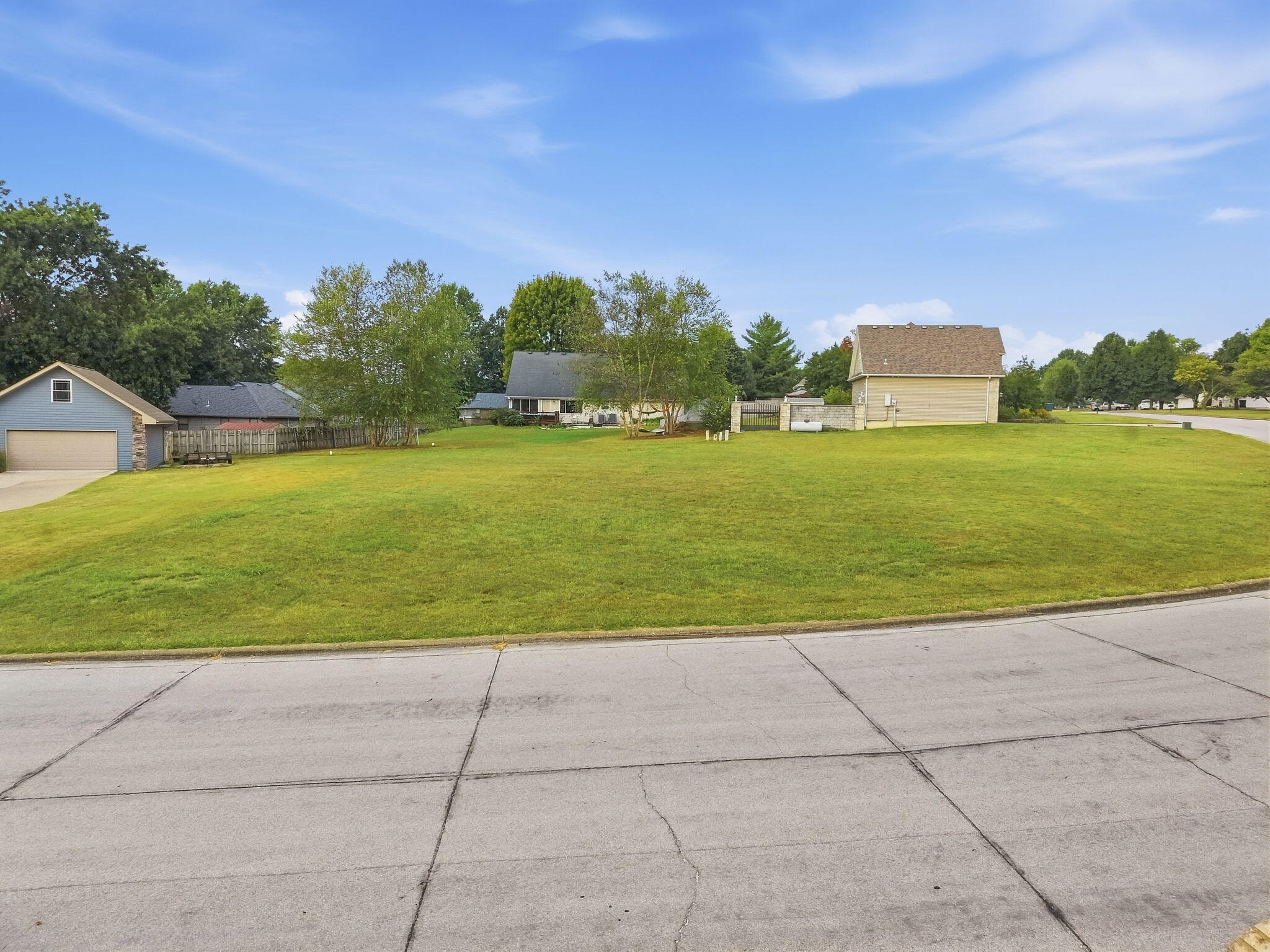 Photo 7 - Land for sale – Lot 11 E Meadow Drive  Bolivar, MO
