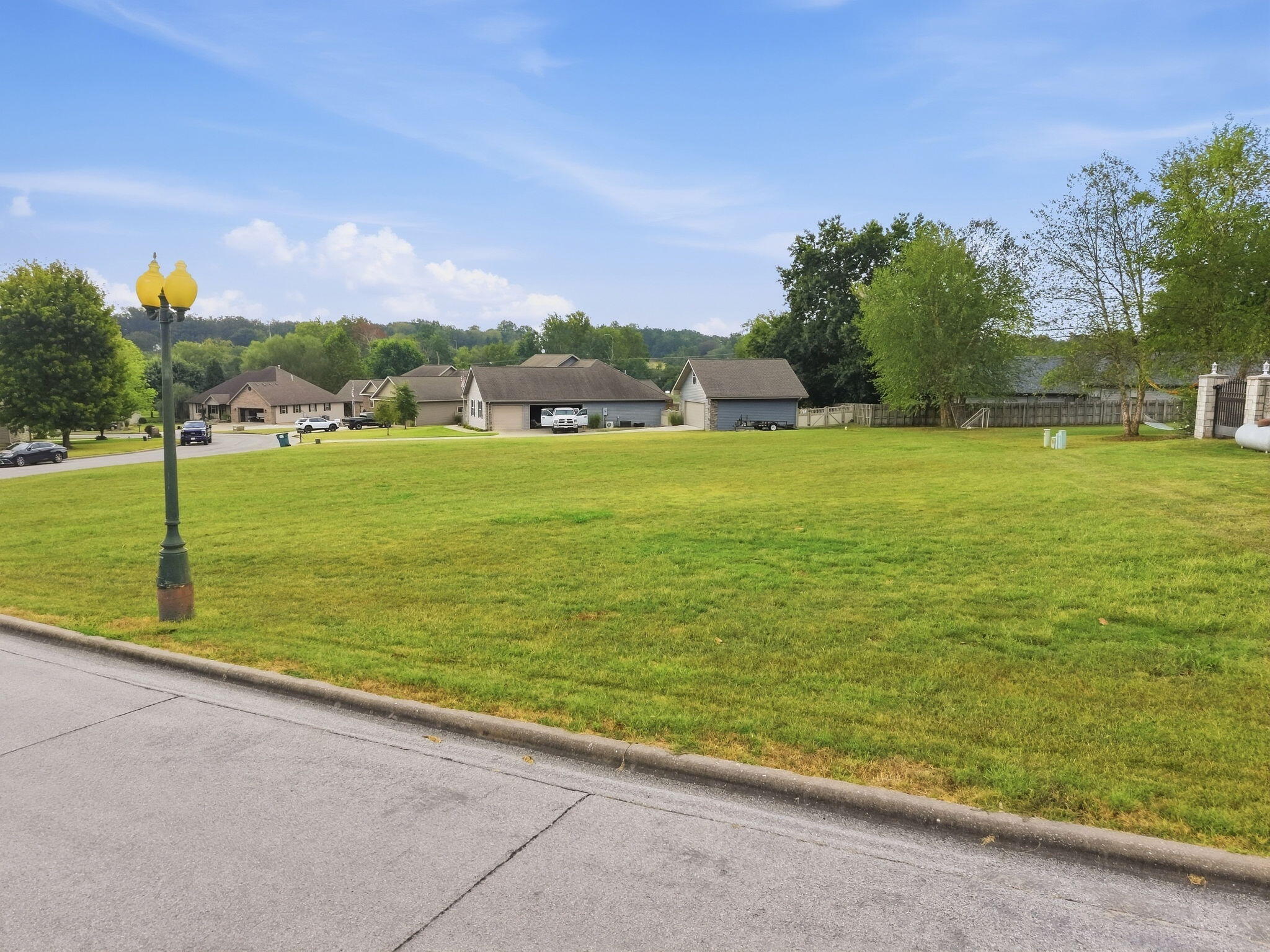 Photo 5 - Land for sale – Lot 11 E Meadow Drive  Bolivar, MO