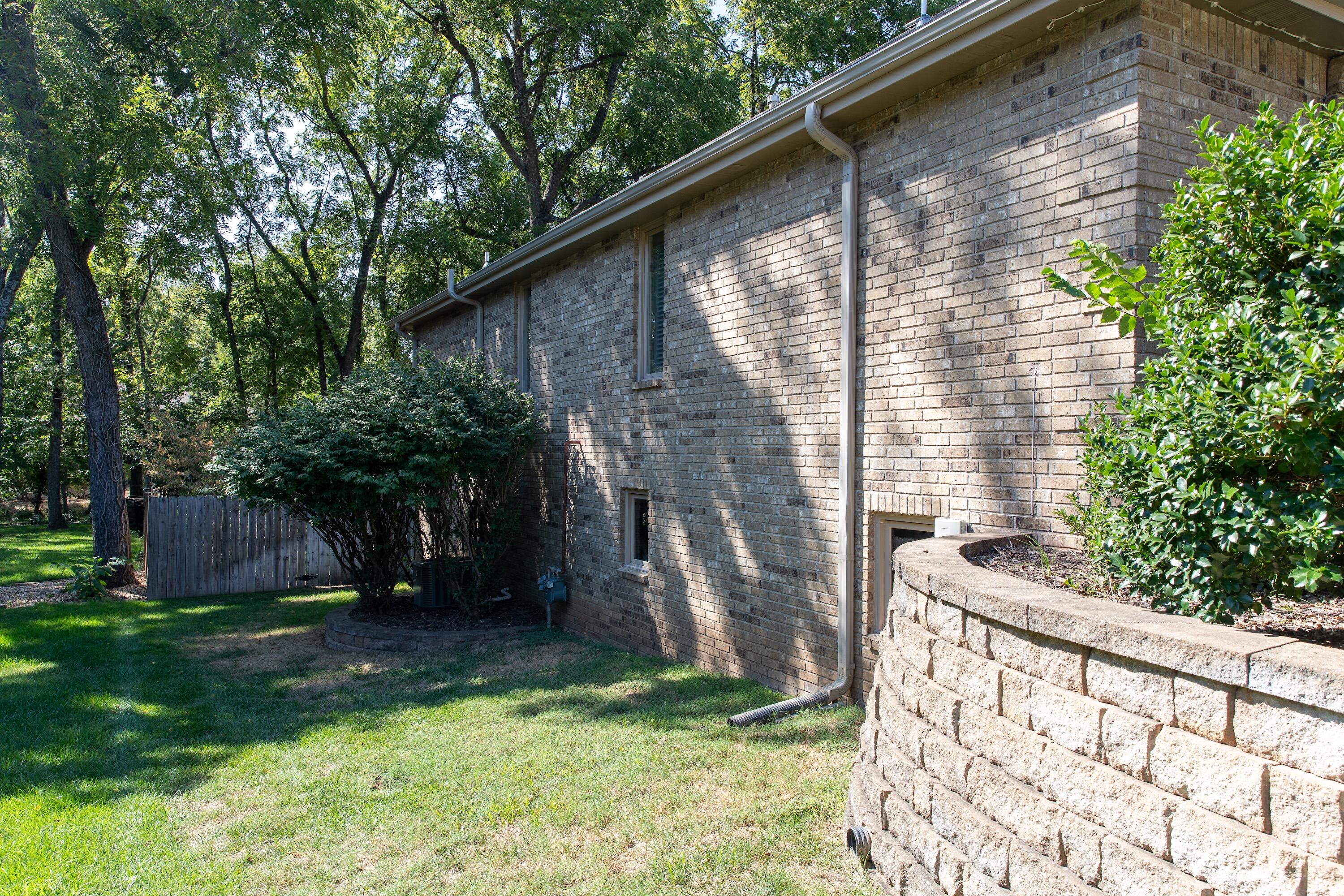 Photo 4 - Residential for sale – 5115 S Castlewood Drive  Springfield, MO