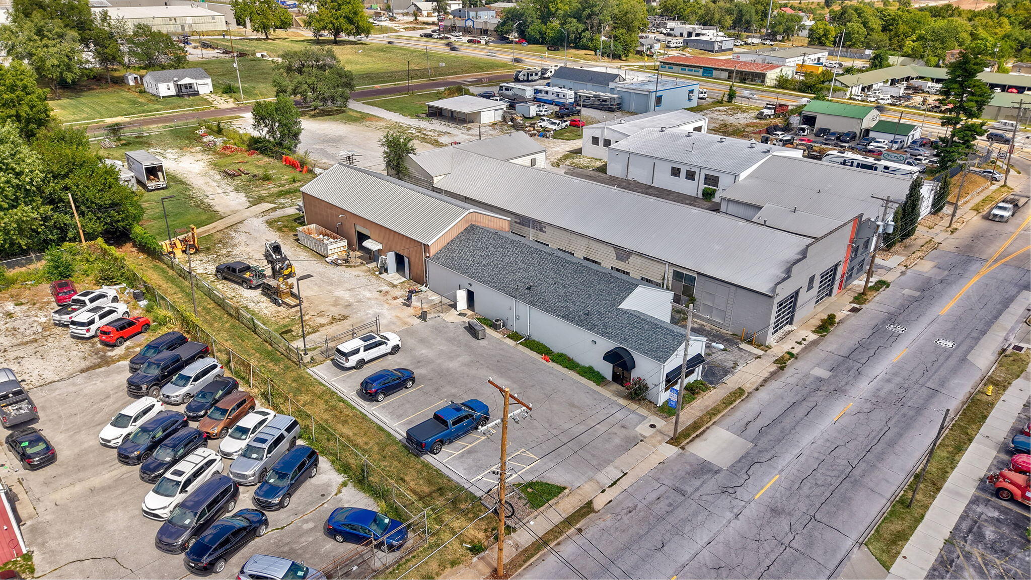 Photo 27 - Commercial Sale for sale – 1637 W College Street  Springfield, MO
