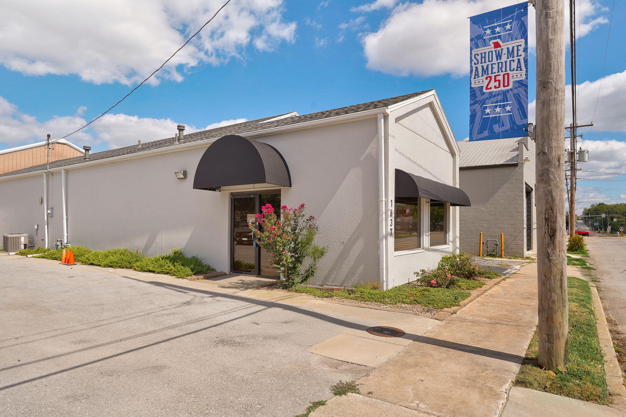 Photo 23 - Commercial Sale for sale – 1637 W College Street  Springfield, MO