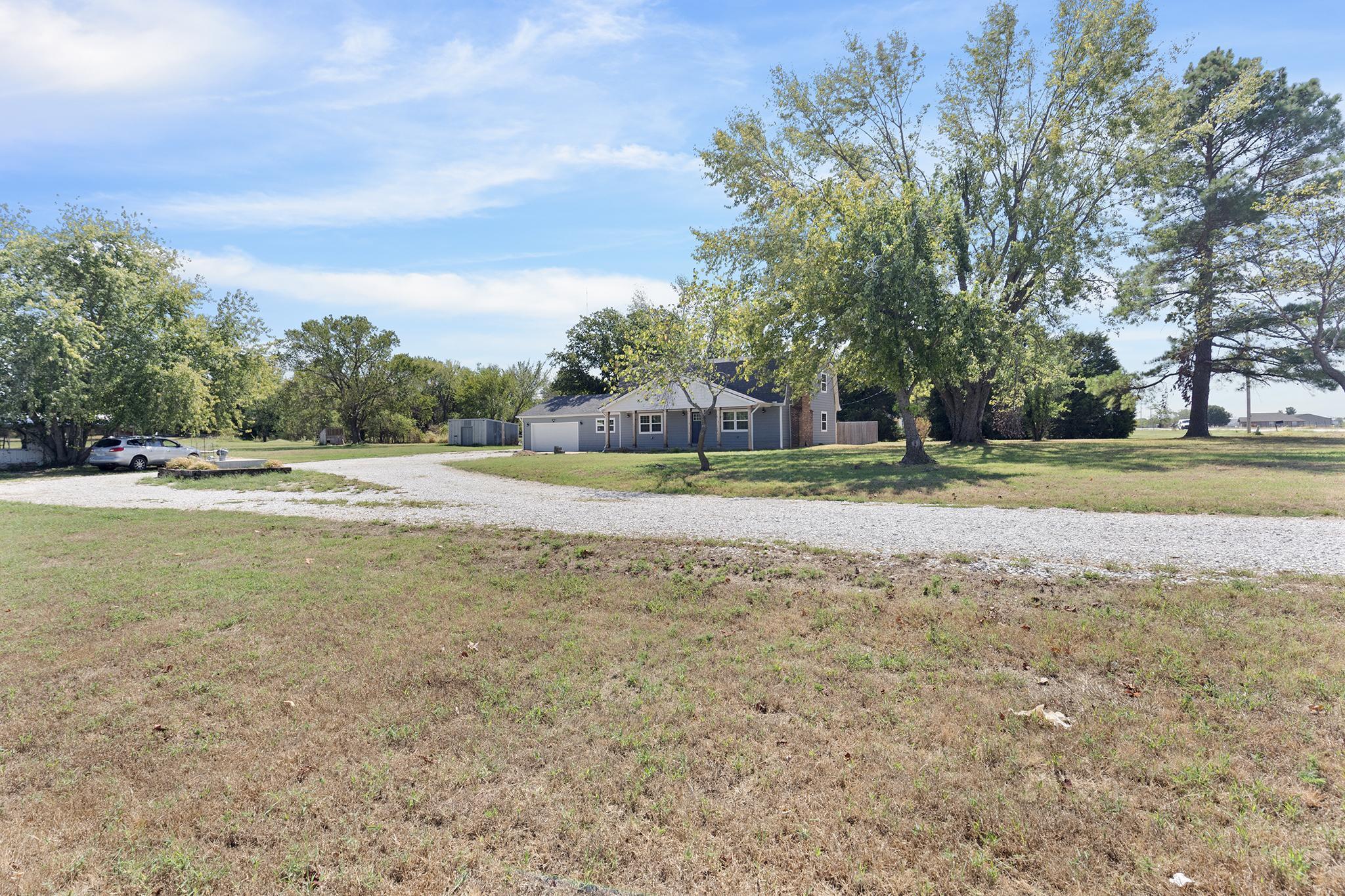 Photo 3 - Residential for sale – 1403 N Central City Road  Joplin, MO