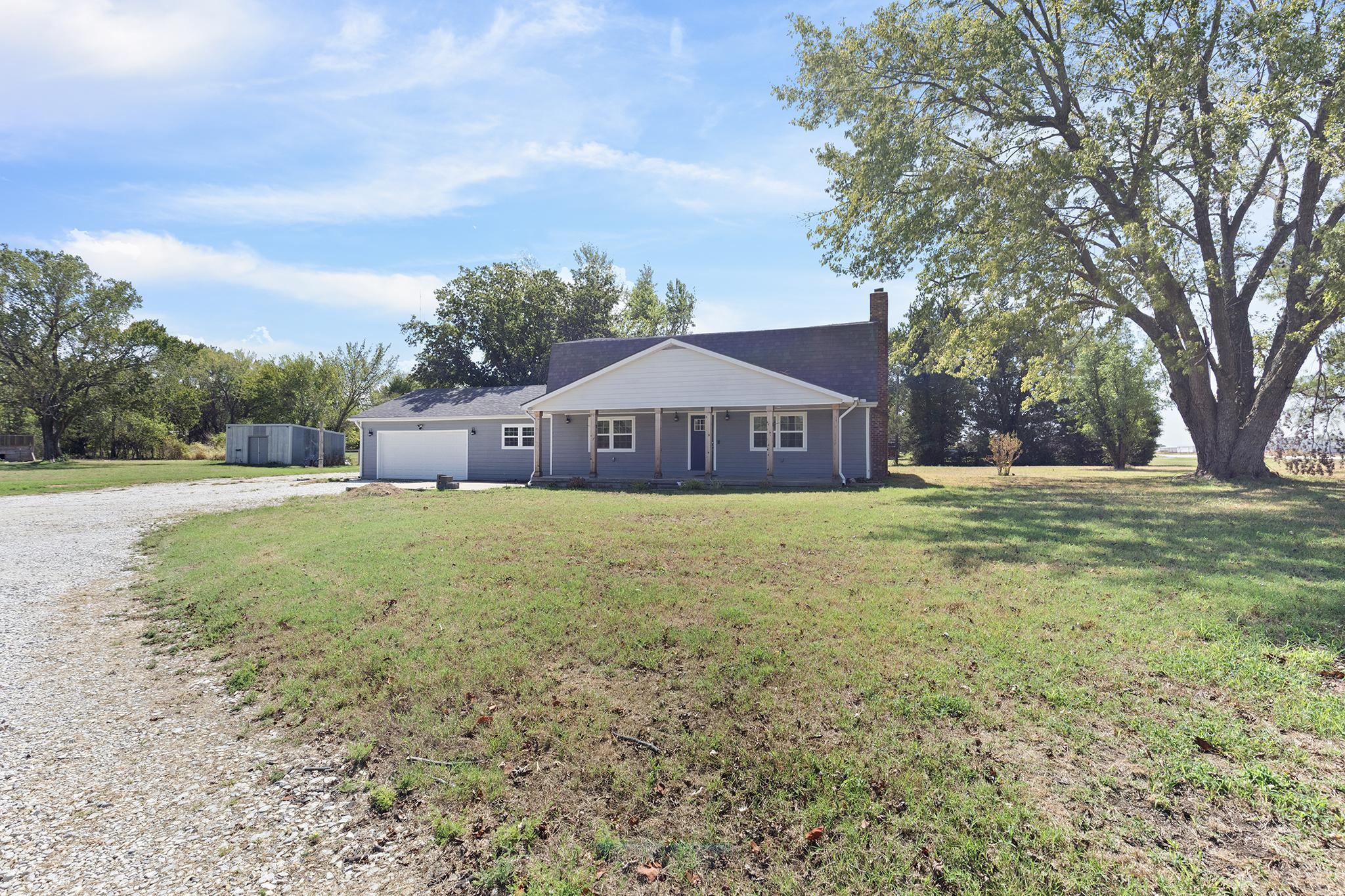Photo 2 - Residential for sale – 1403 N Central City Road  Joplin, MO
