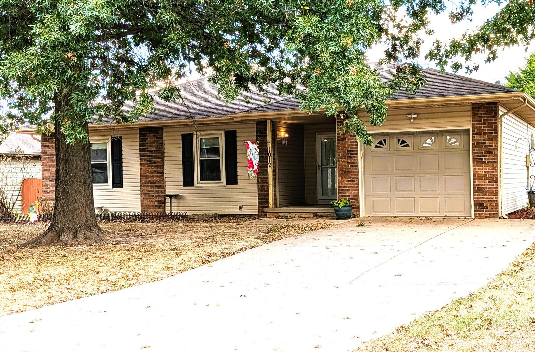 Photo 2 - Residential for sale – 1012 N Walleye Street  Nixa, MO