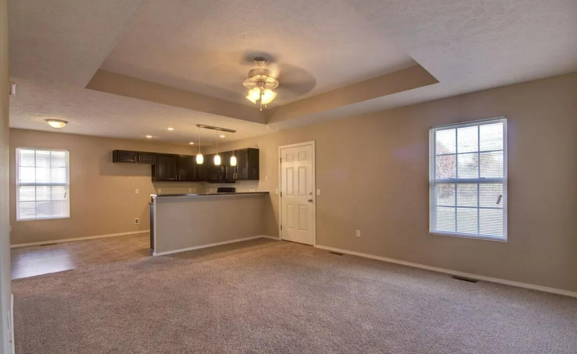 Photo 2 - Residential for sale – 1050 S Strasbourg Avenue  Springfield, MO