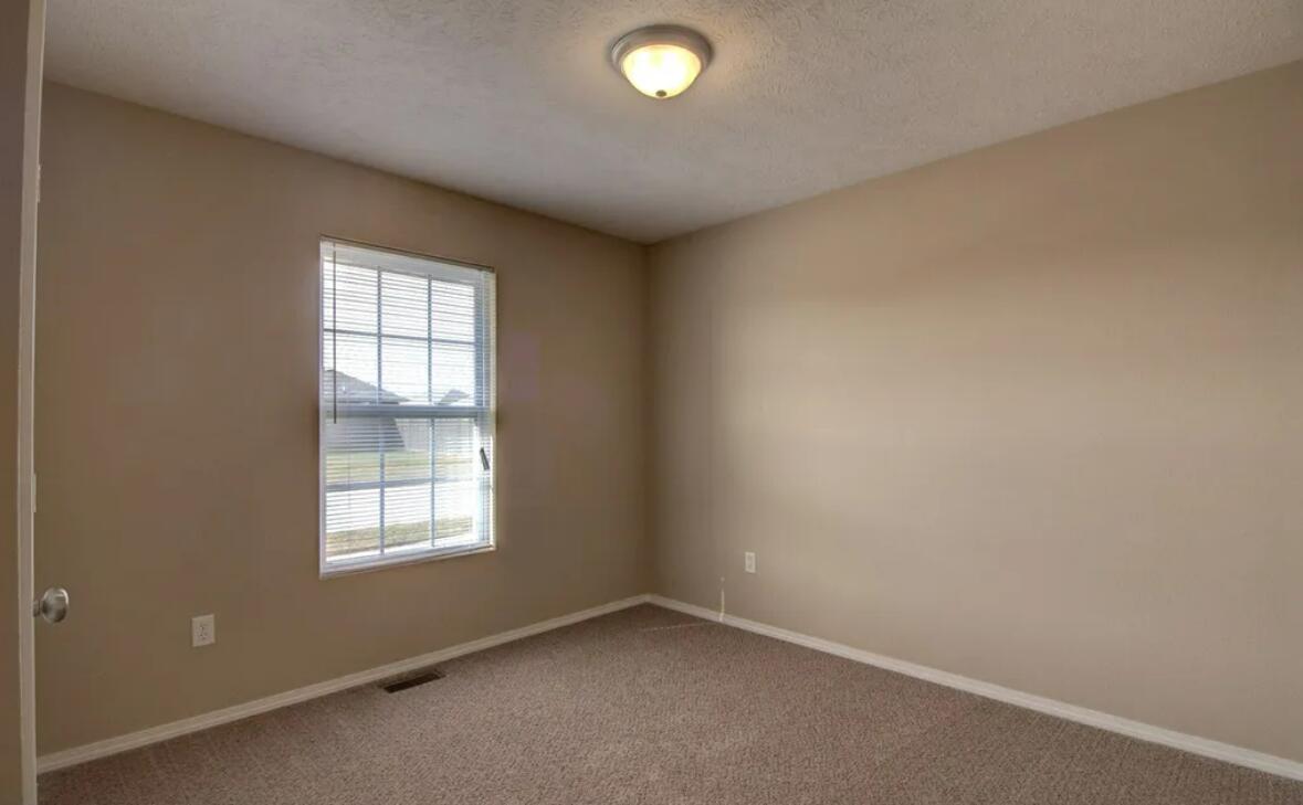 Photo 11 - Residential for sale – 1050 S Strasbourg Avenue  Springfield, MO