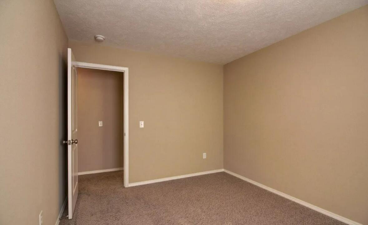 Photo 14 - Residential for sale – 1050 S Strasbourg Avenue  Springfield, MO