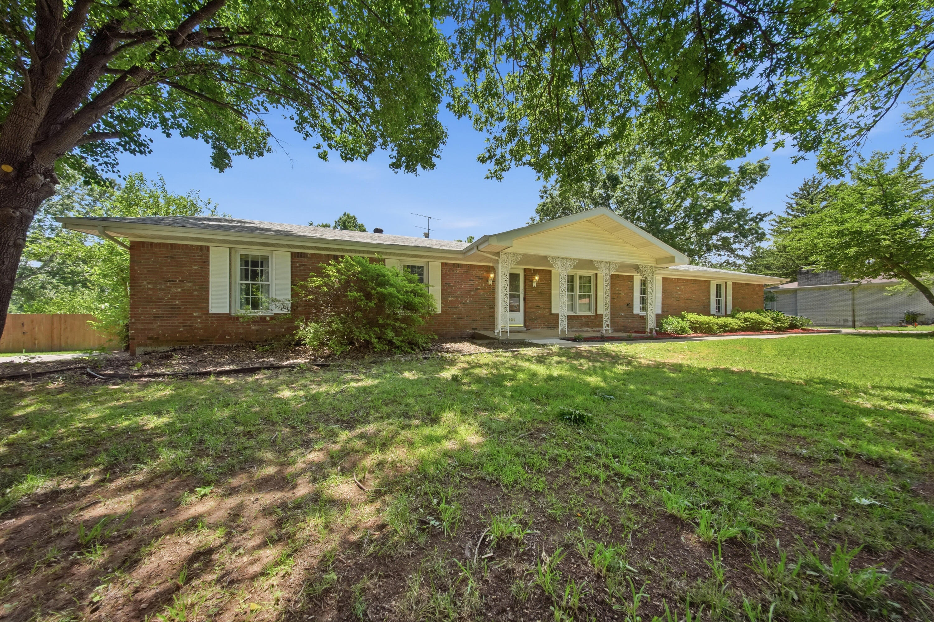 Photo 4 - Residential for sale – 1666 E Richmond Street  Springfield, MO
