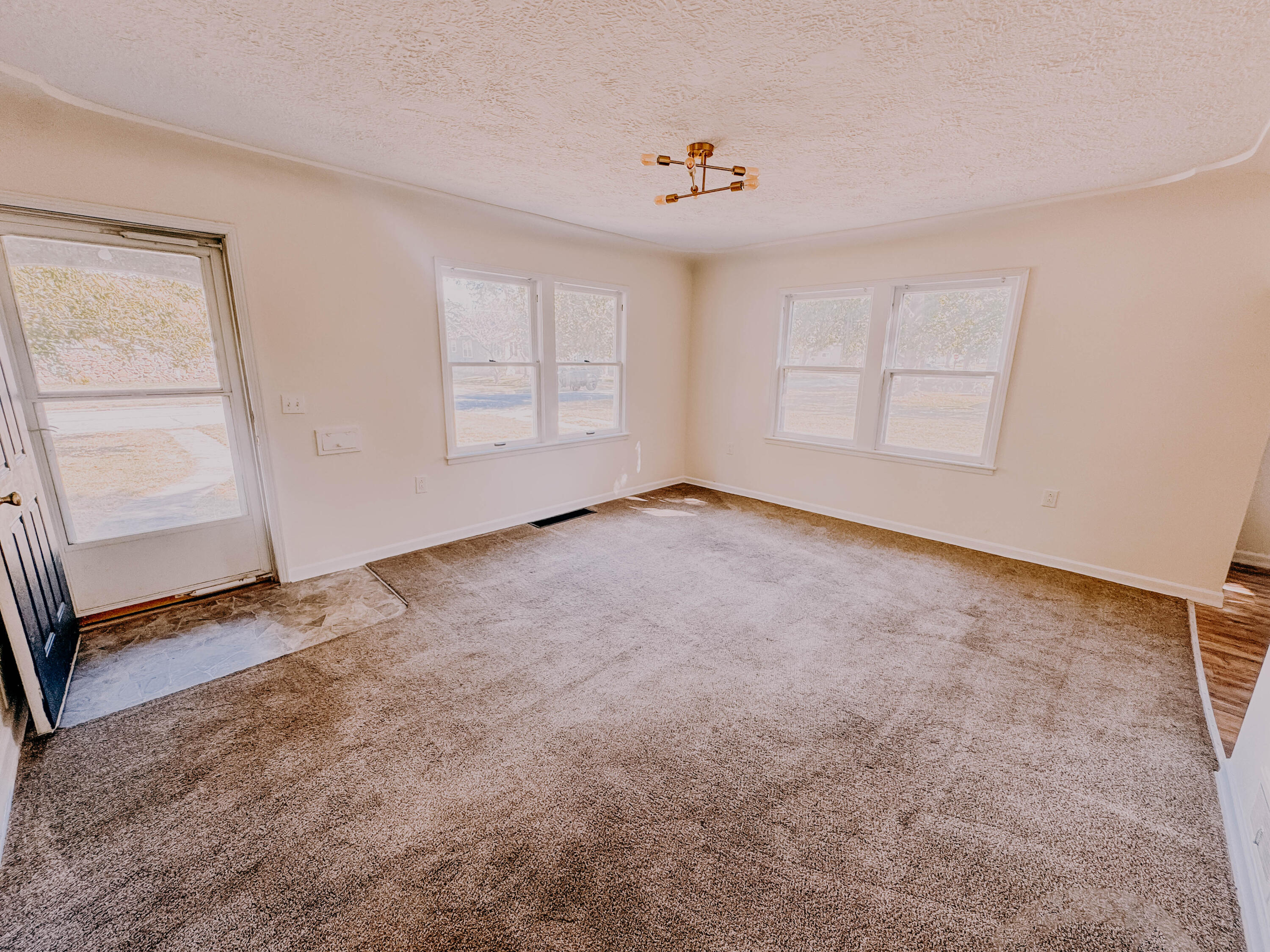 Photo 9 - Residential for sale – 1925 S Maple Street  Carthage, MO