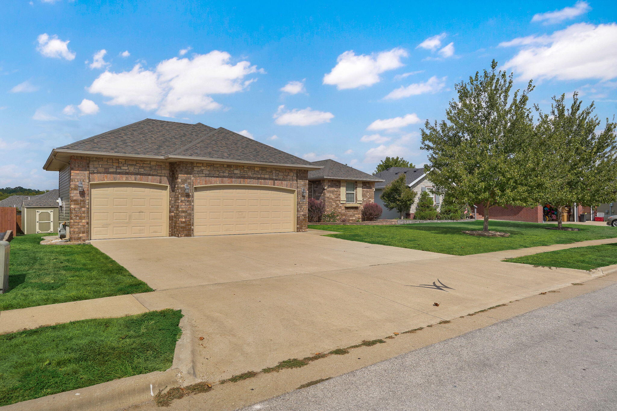 Photo 2 - Residential for sale – 1140 S Erika Avenue  Springfield, MO