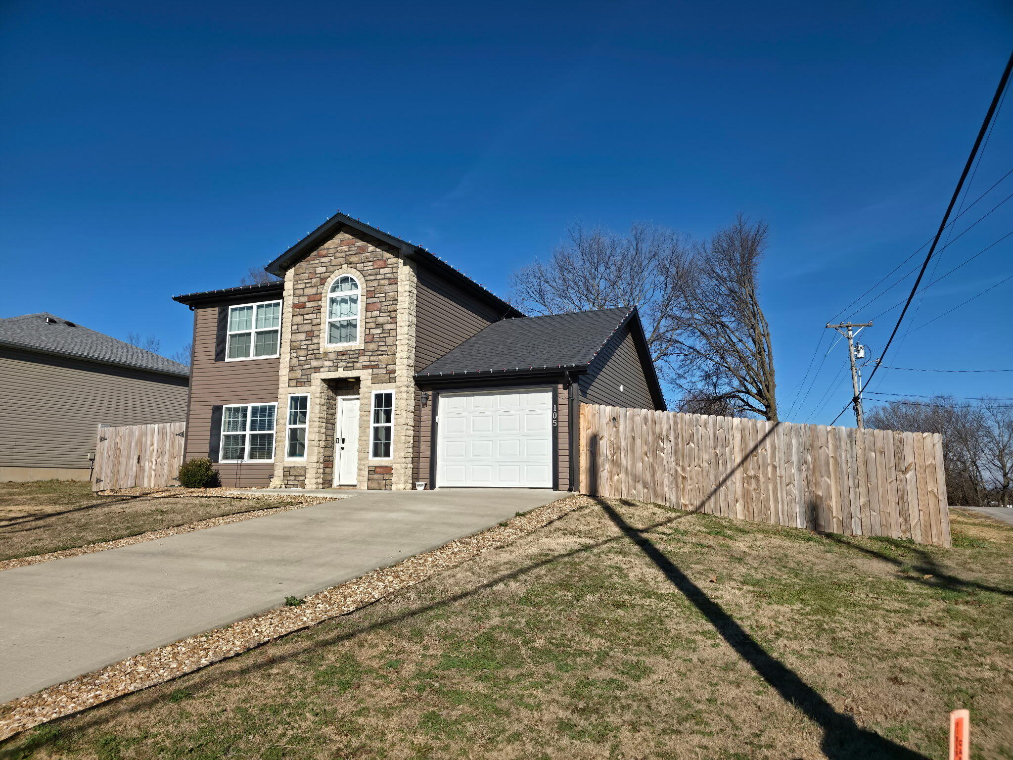 Photo 3 - Residential for sale – 105 W Craig Street  Stockton, MO
