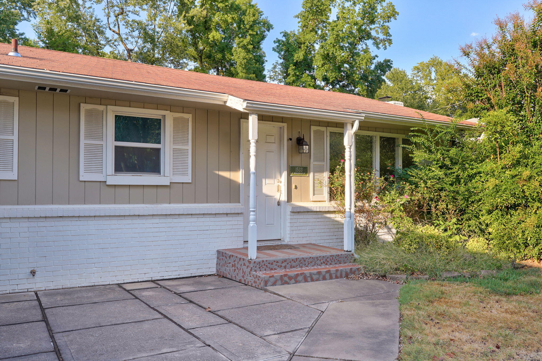Photo 3 - Residential for sale – 1533 E Broadmoor Street  Springfield, MO