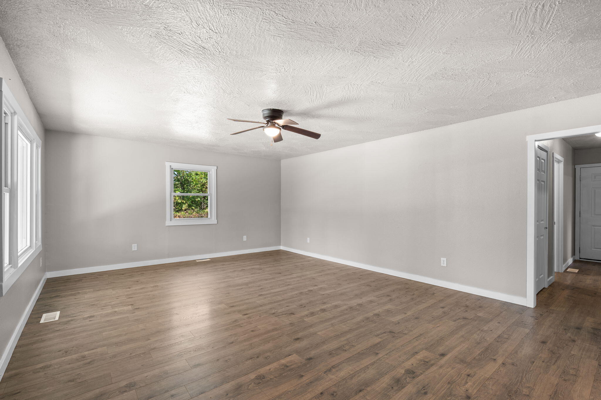 Photo 9 - Residential for sale – 761 E Dade 154   Everton, MO