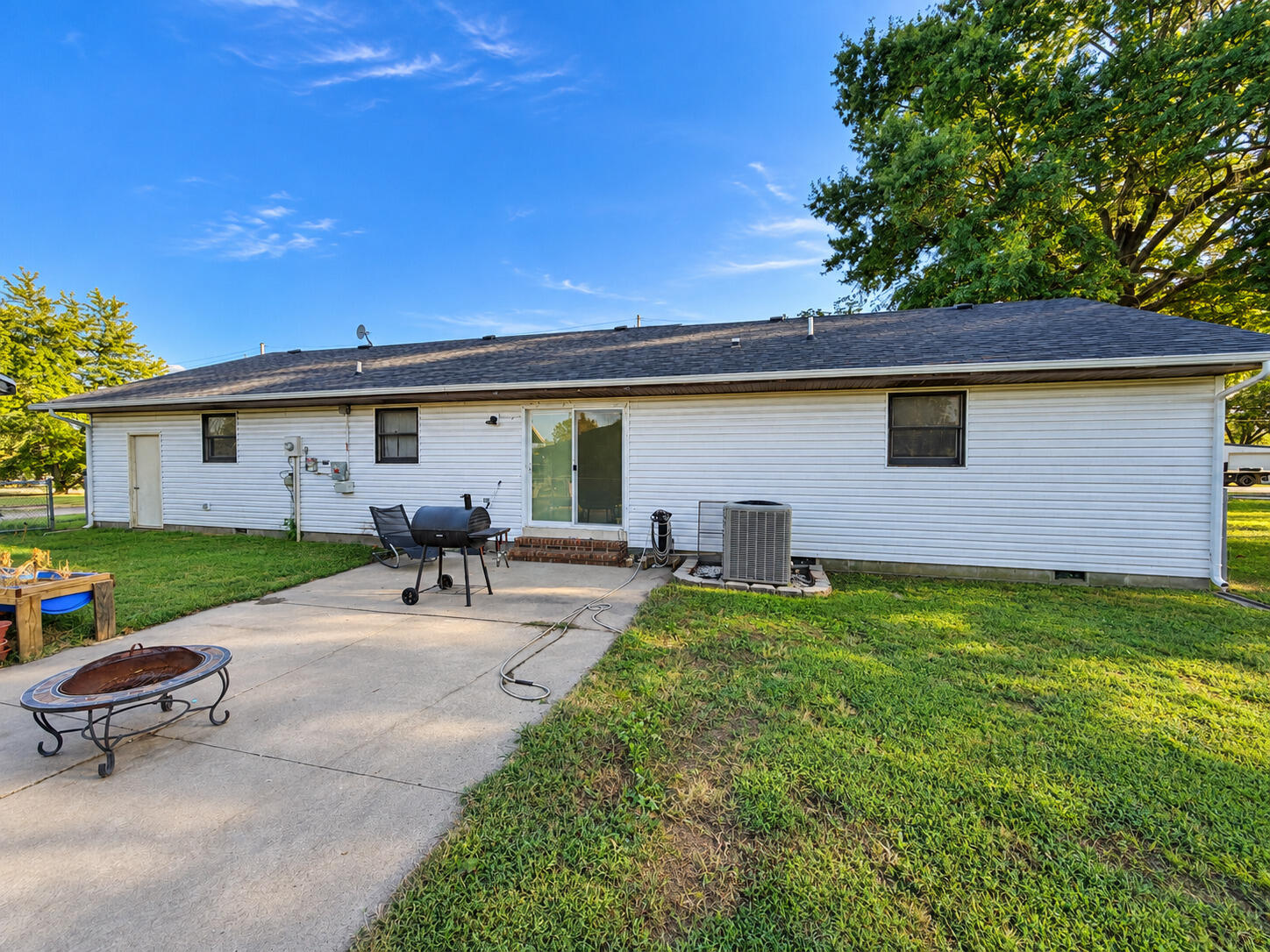 Photo 11 - Residential for sale – 1223 W Locust Street  Bolivar, MO