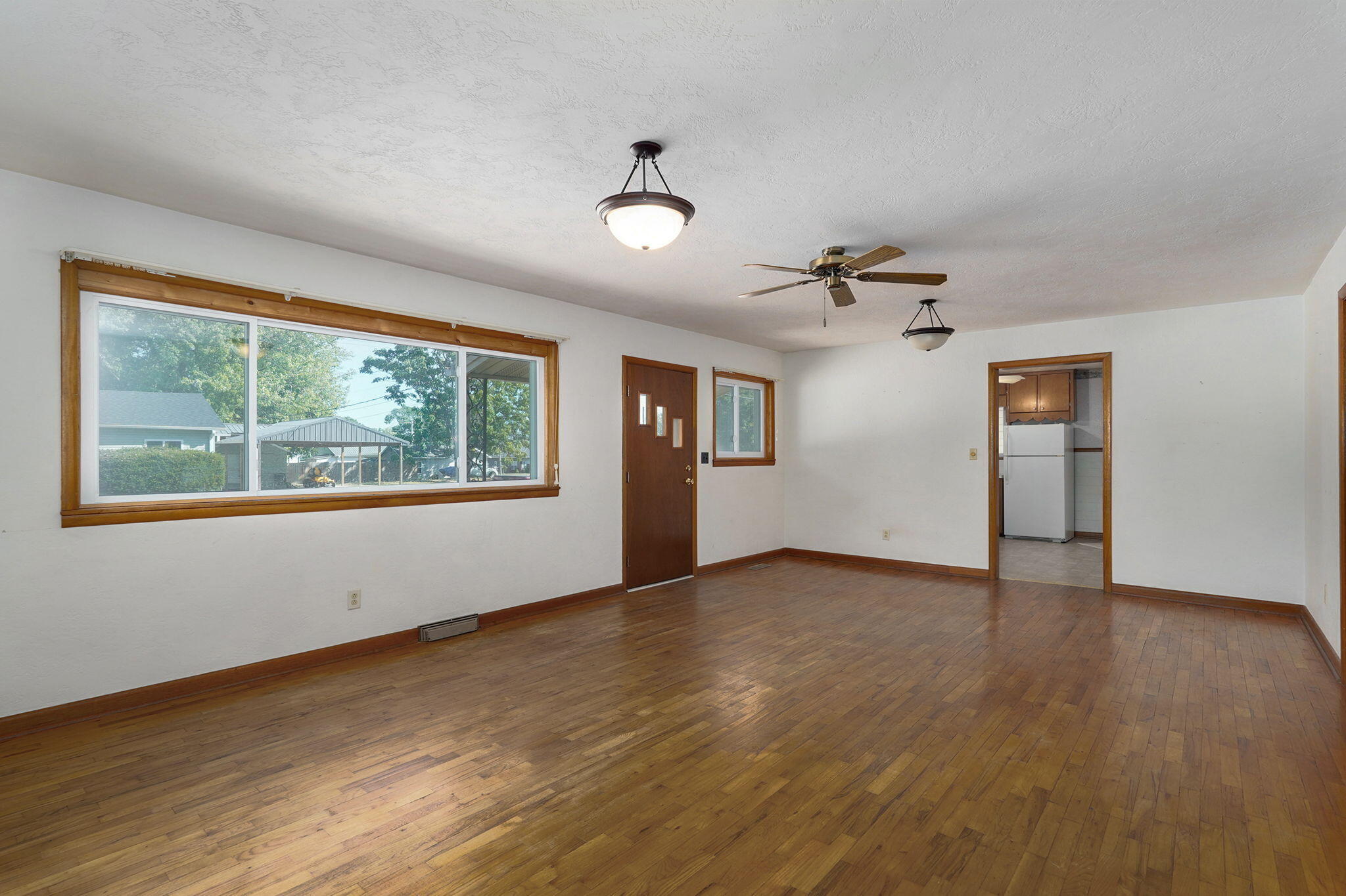 Photo 8 - Residential for sale – 106 W Thurman Avenue  Mt Vernon, MO
